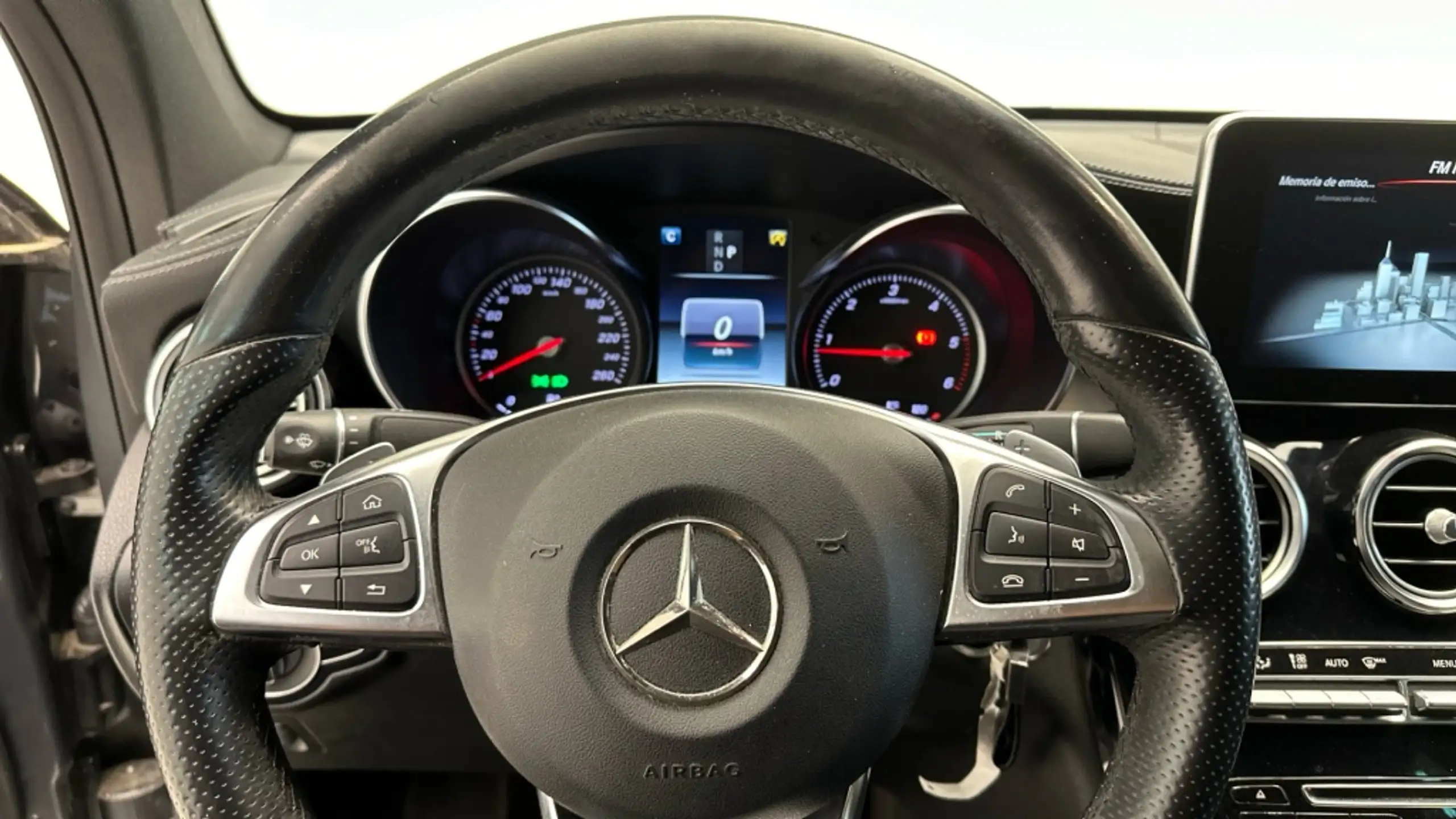 Mercedes-Benz - GLC 220