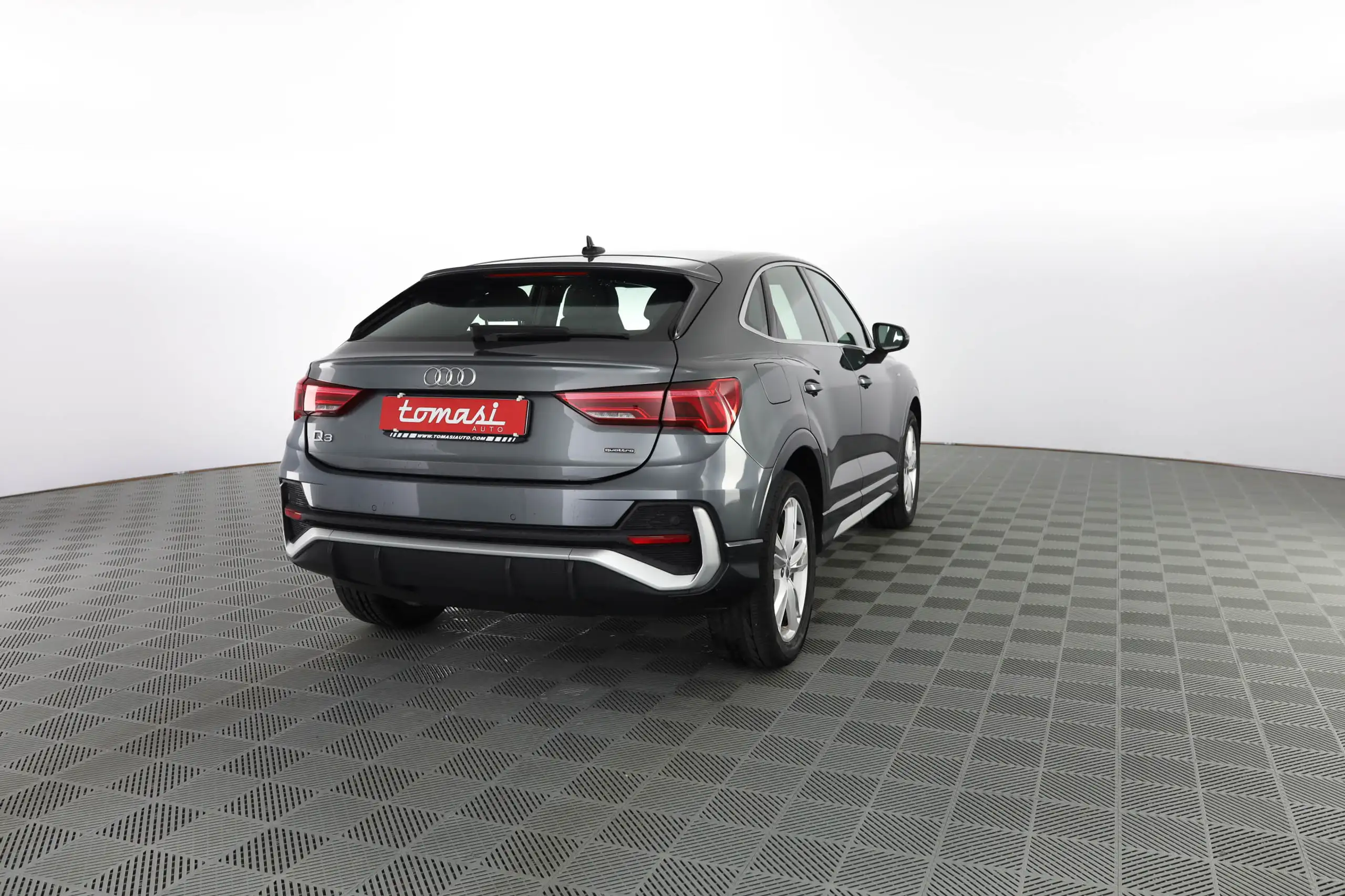 Audi - Q3