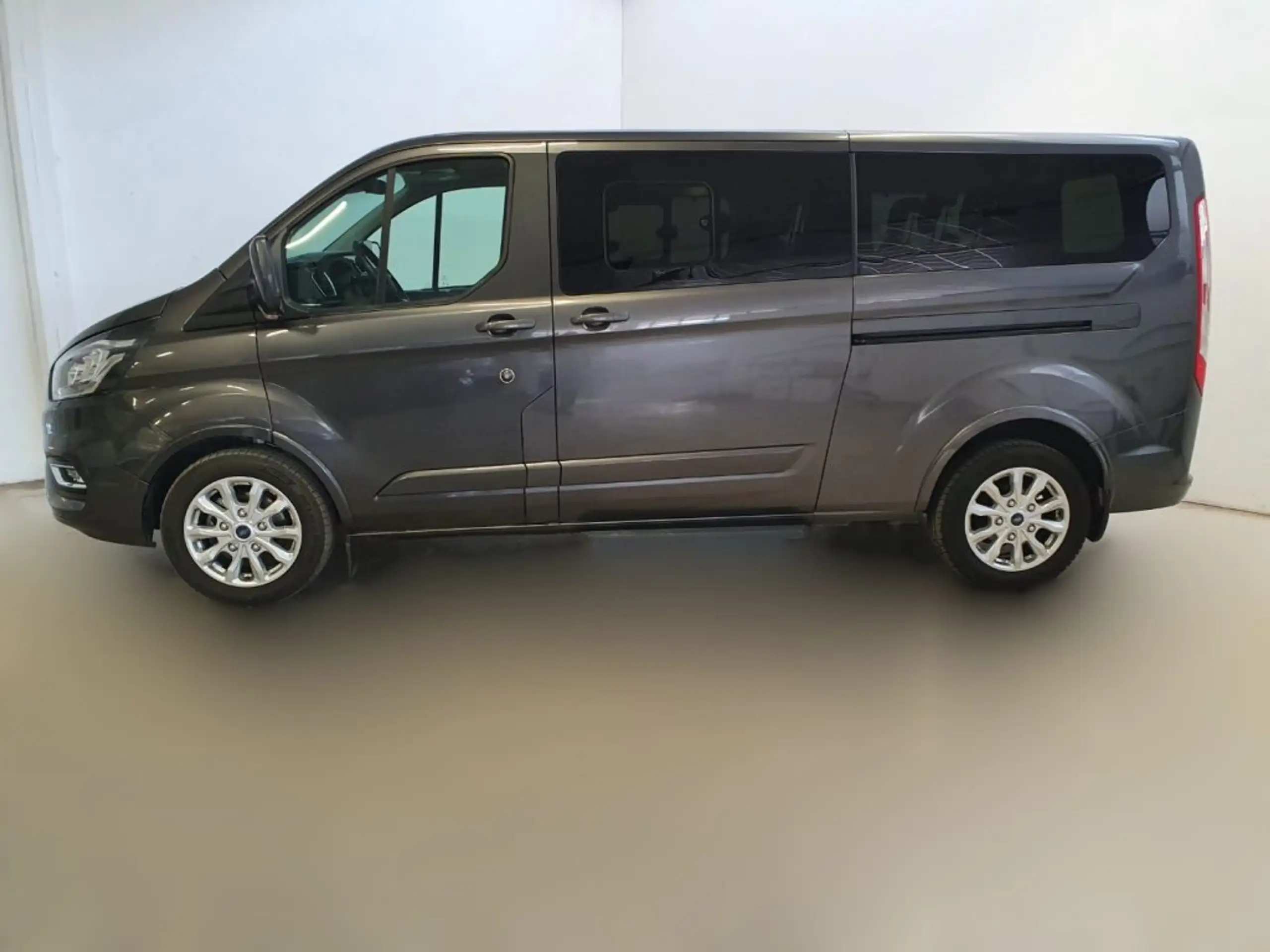 Ford - Tourneo Custom