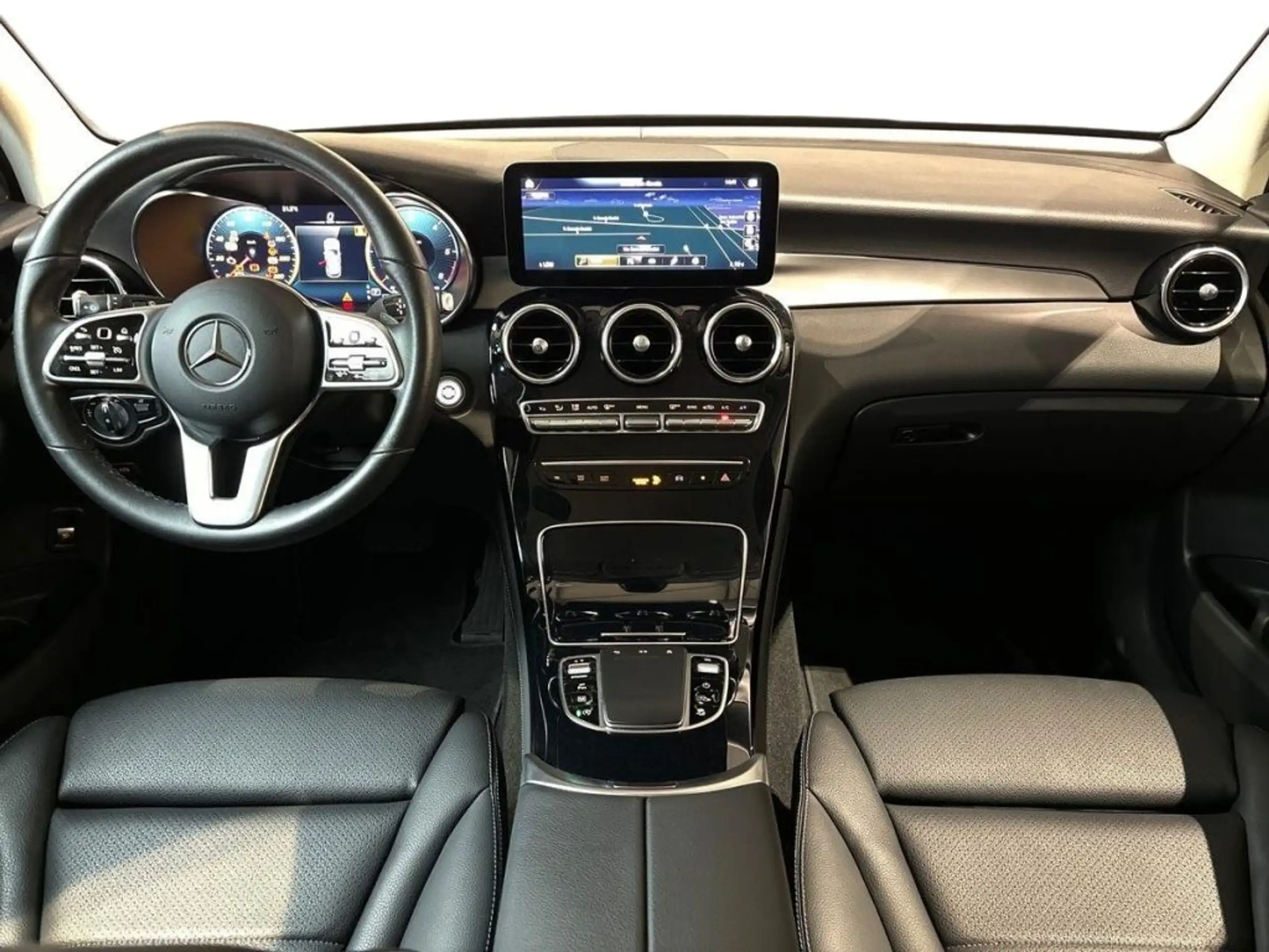 Mercedes-Benz - GLC 220