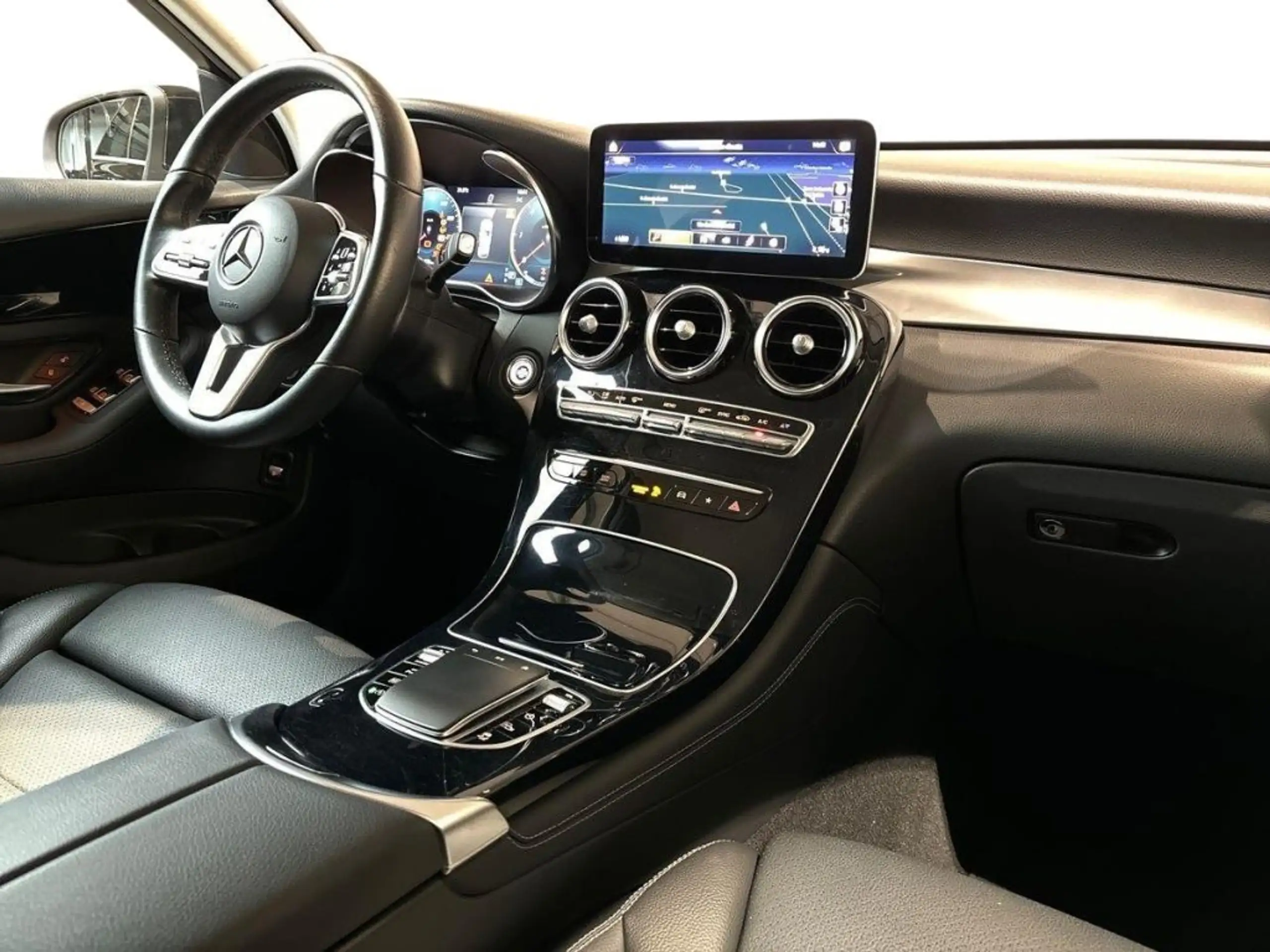 Mercedes-Benz - GLC 220