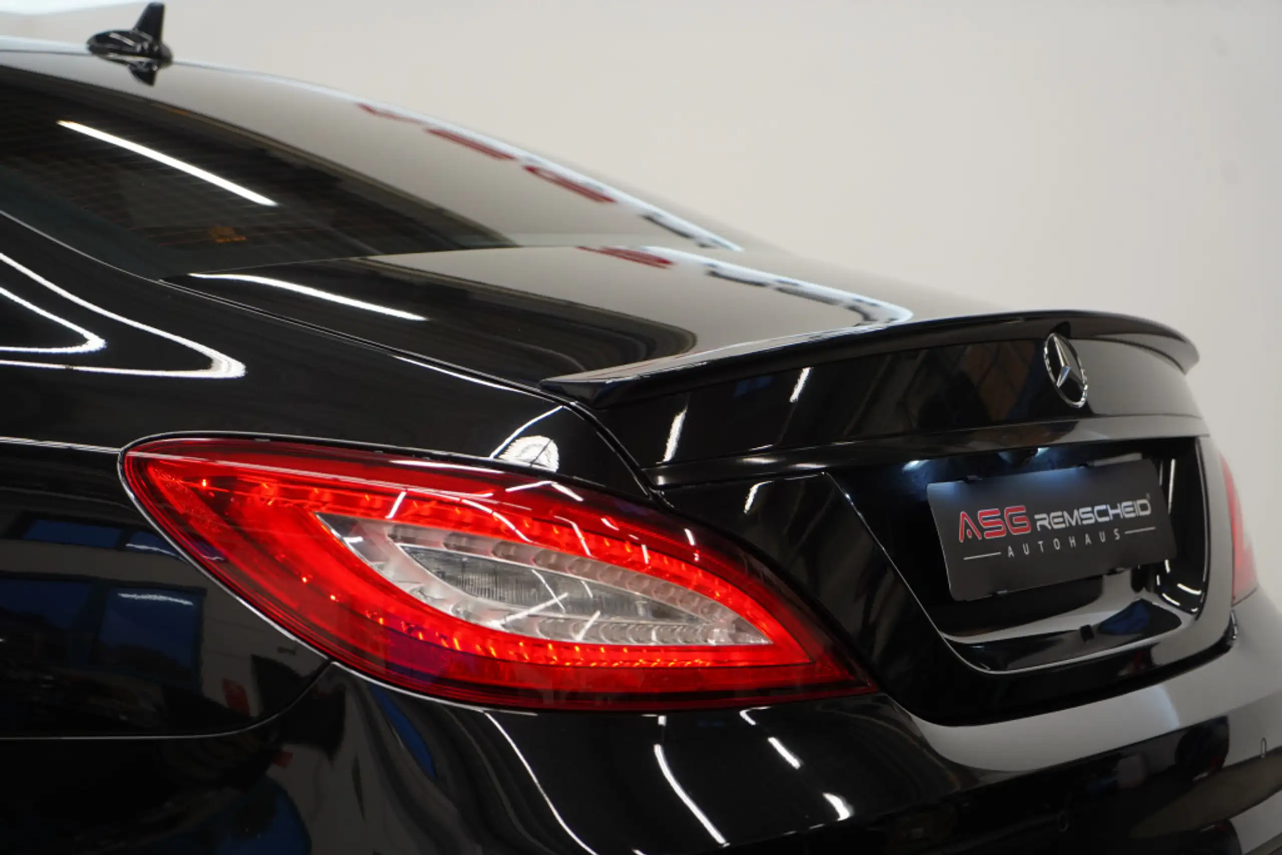 Mercedes-Benz - CLS 500