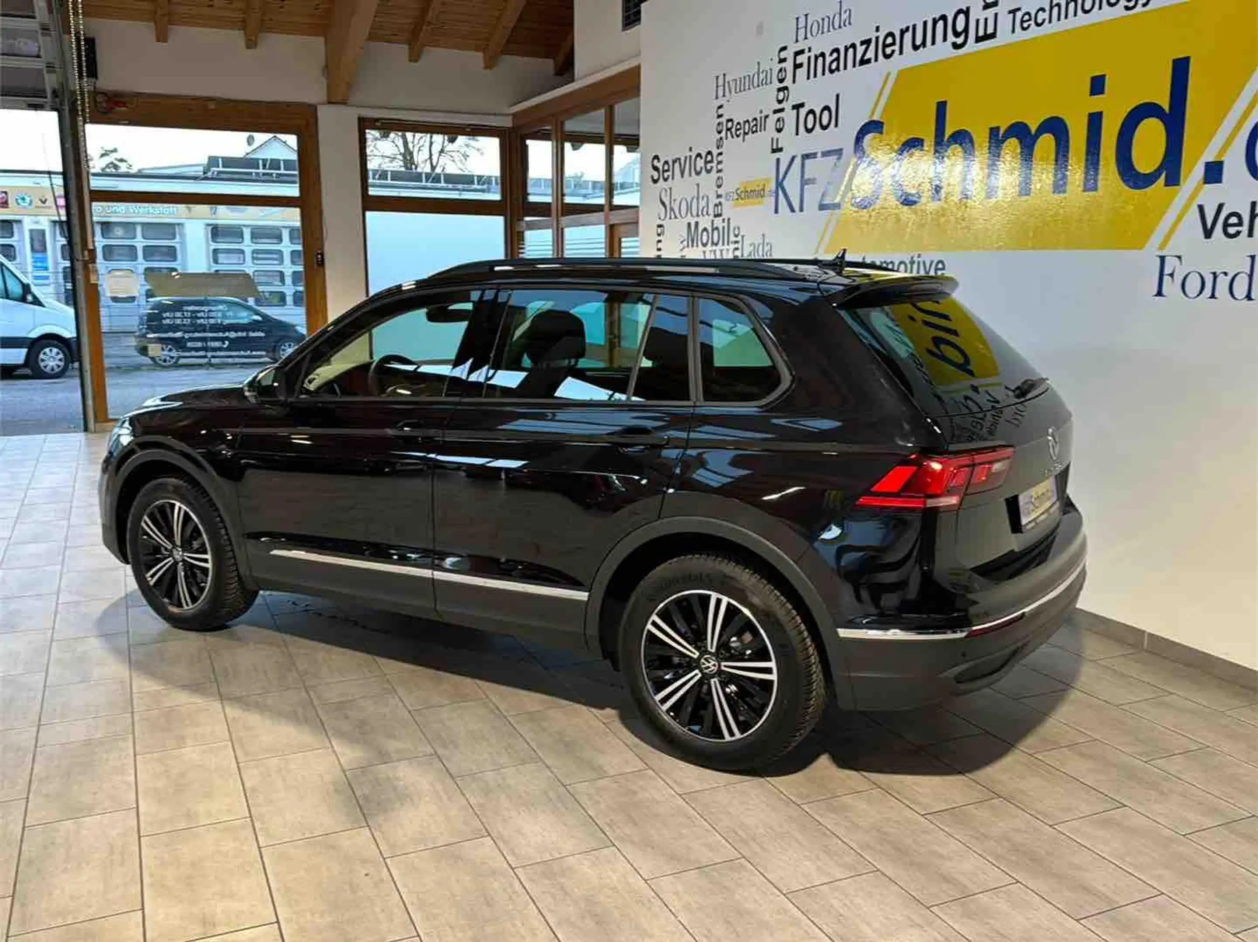 Volkswagen - Tiguan