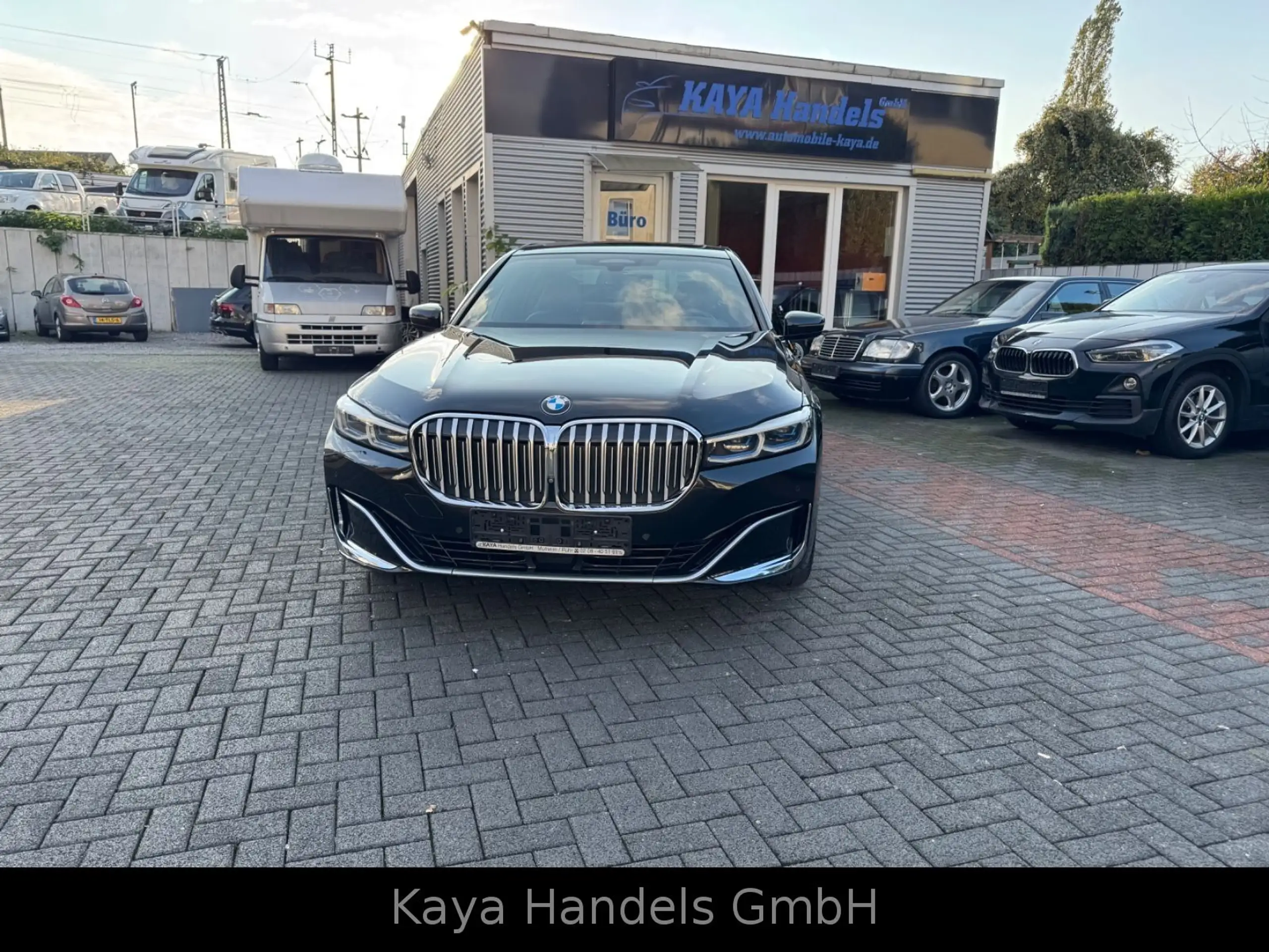 BMW - 730