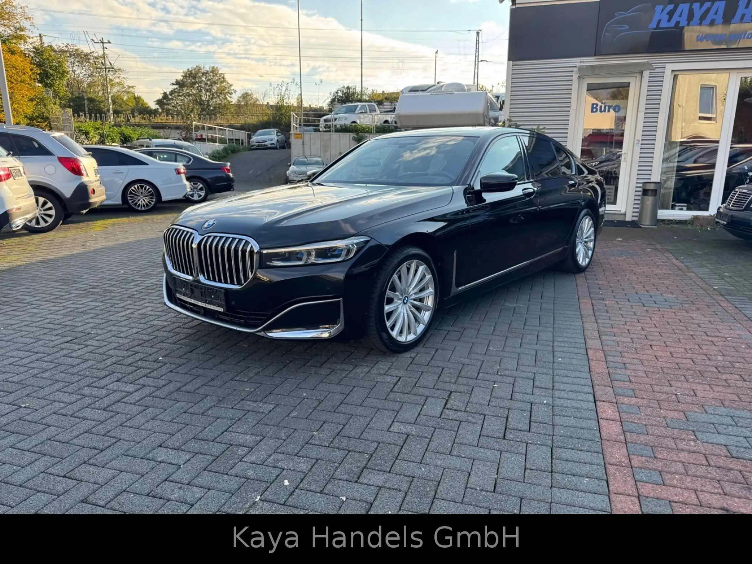 BMW - 730