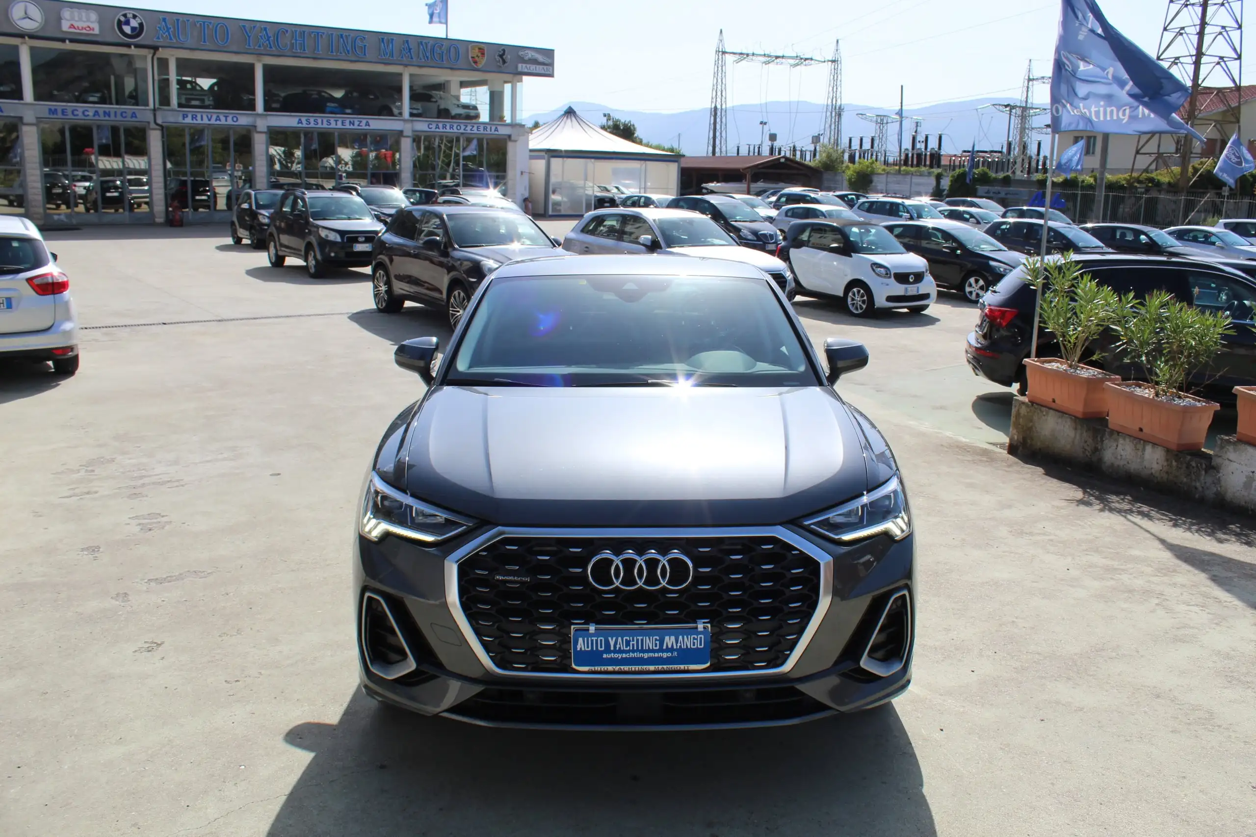 Audi - Q3