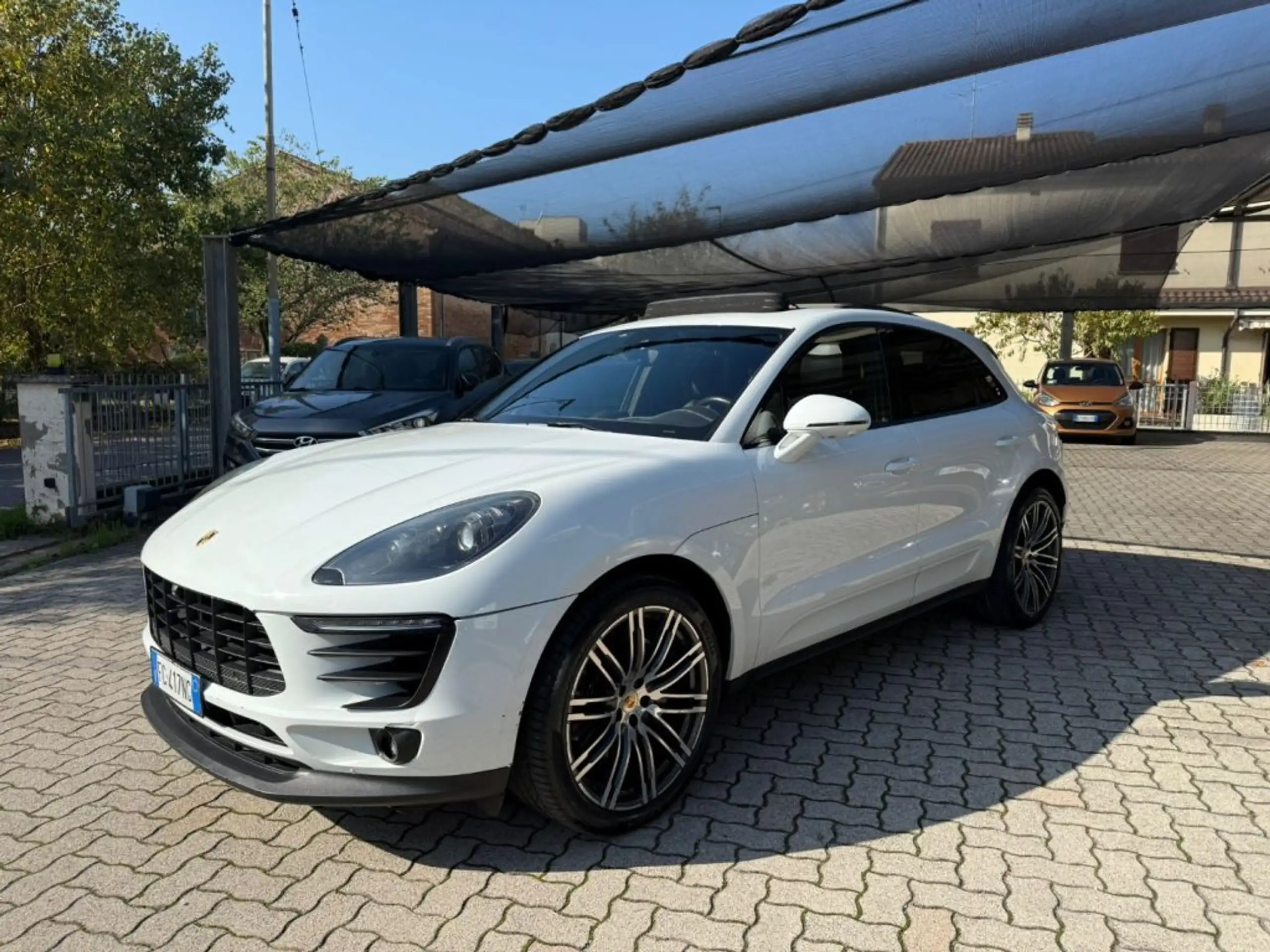 Porsche - Macan