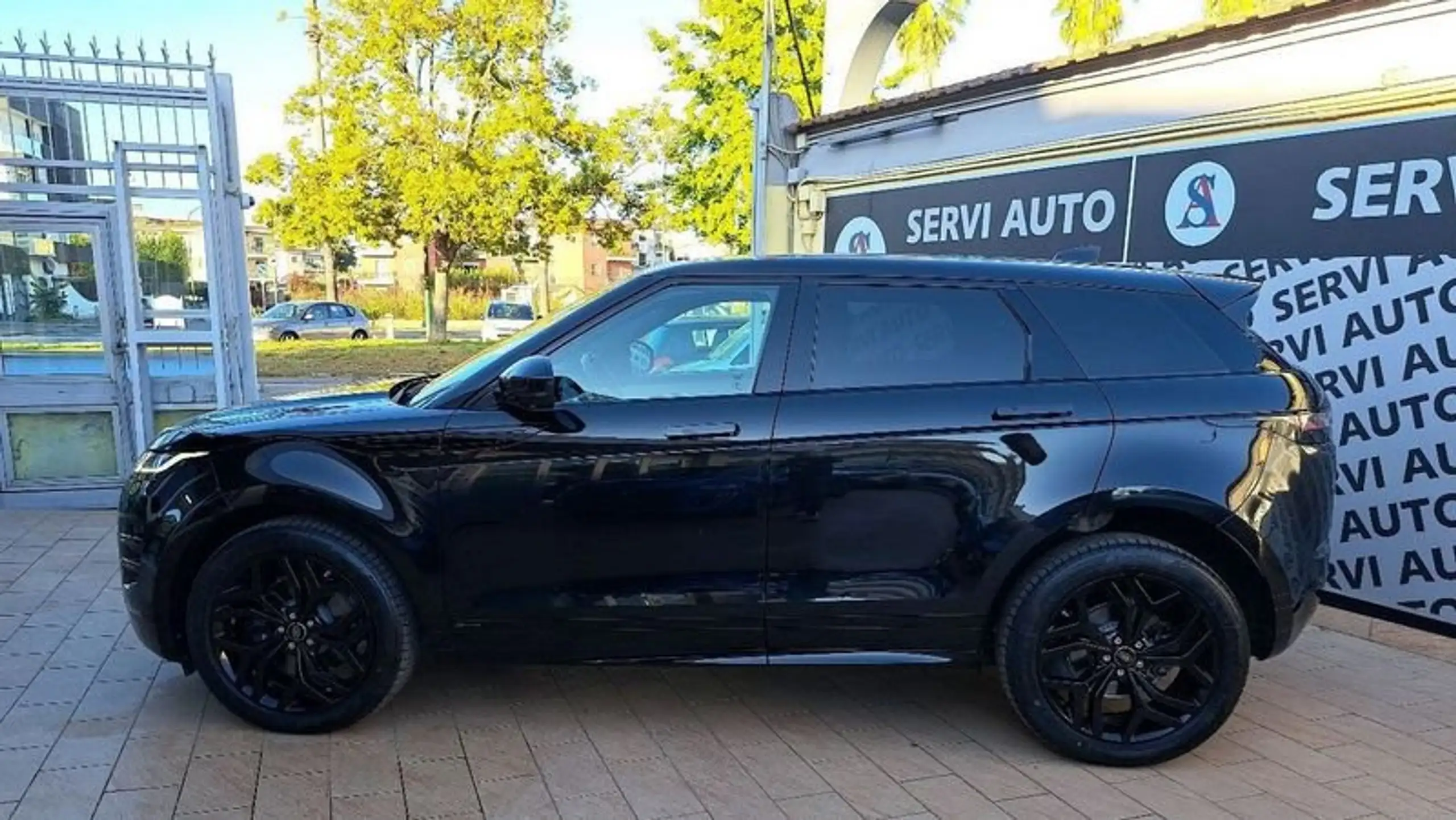 Land Rover - Range Rover Evoque