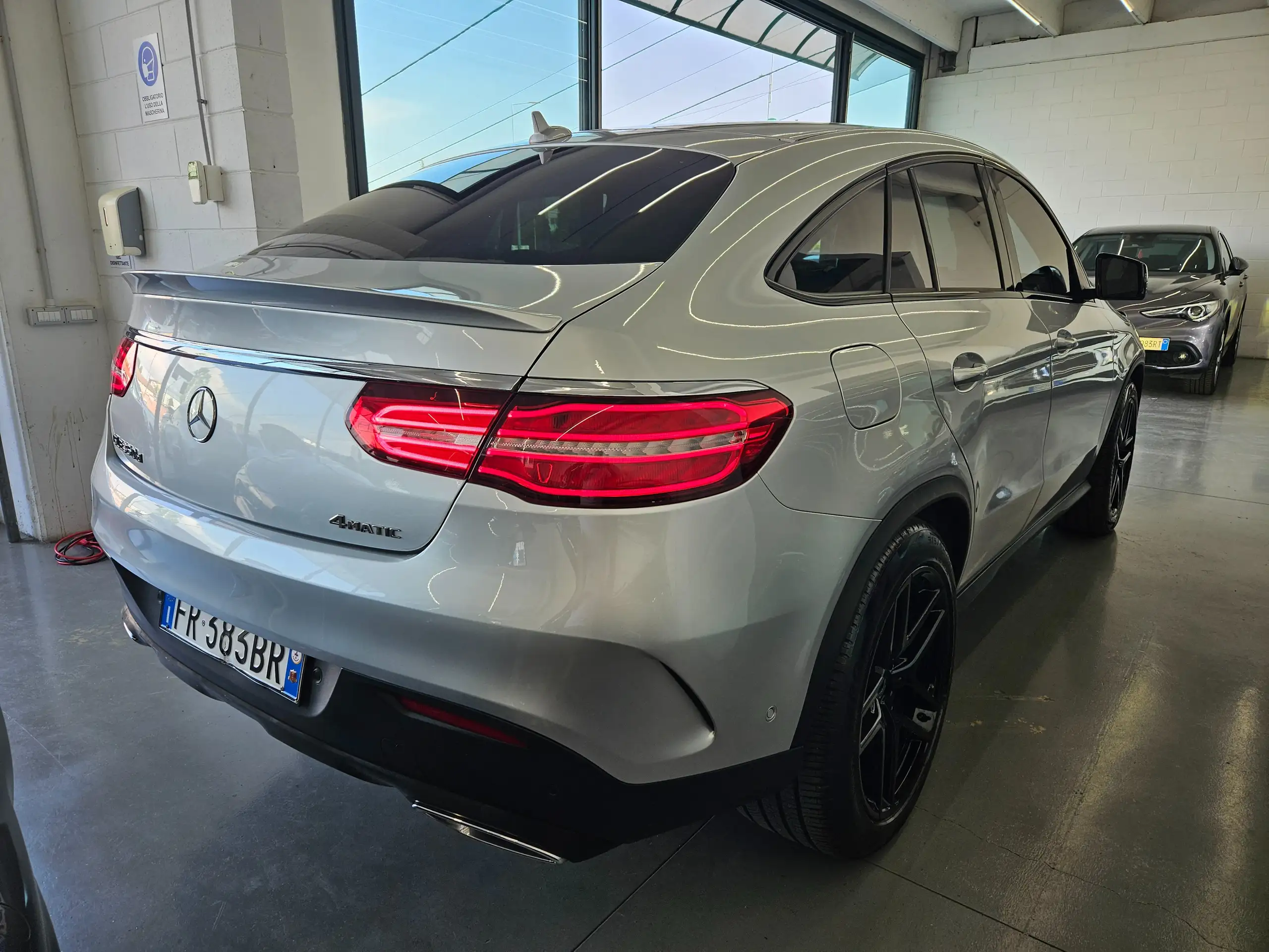 Mercedes-Benz - GLE 350