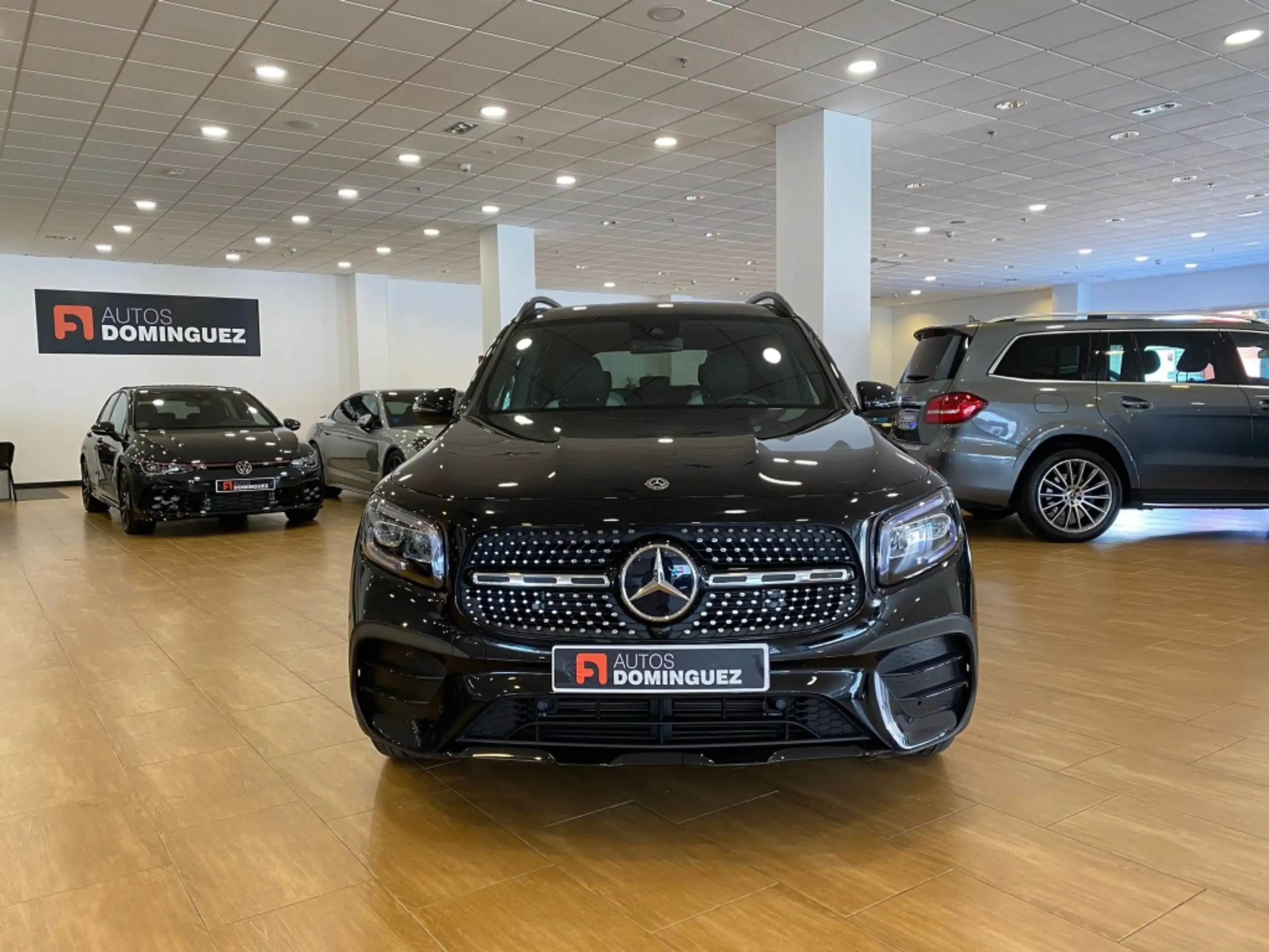 Mercedes-Benz - GLB 200