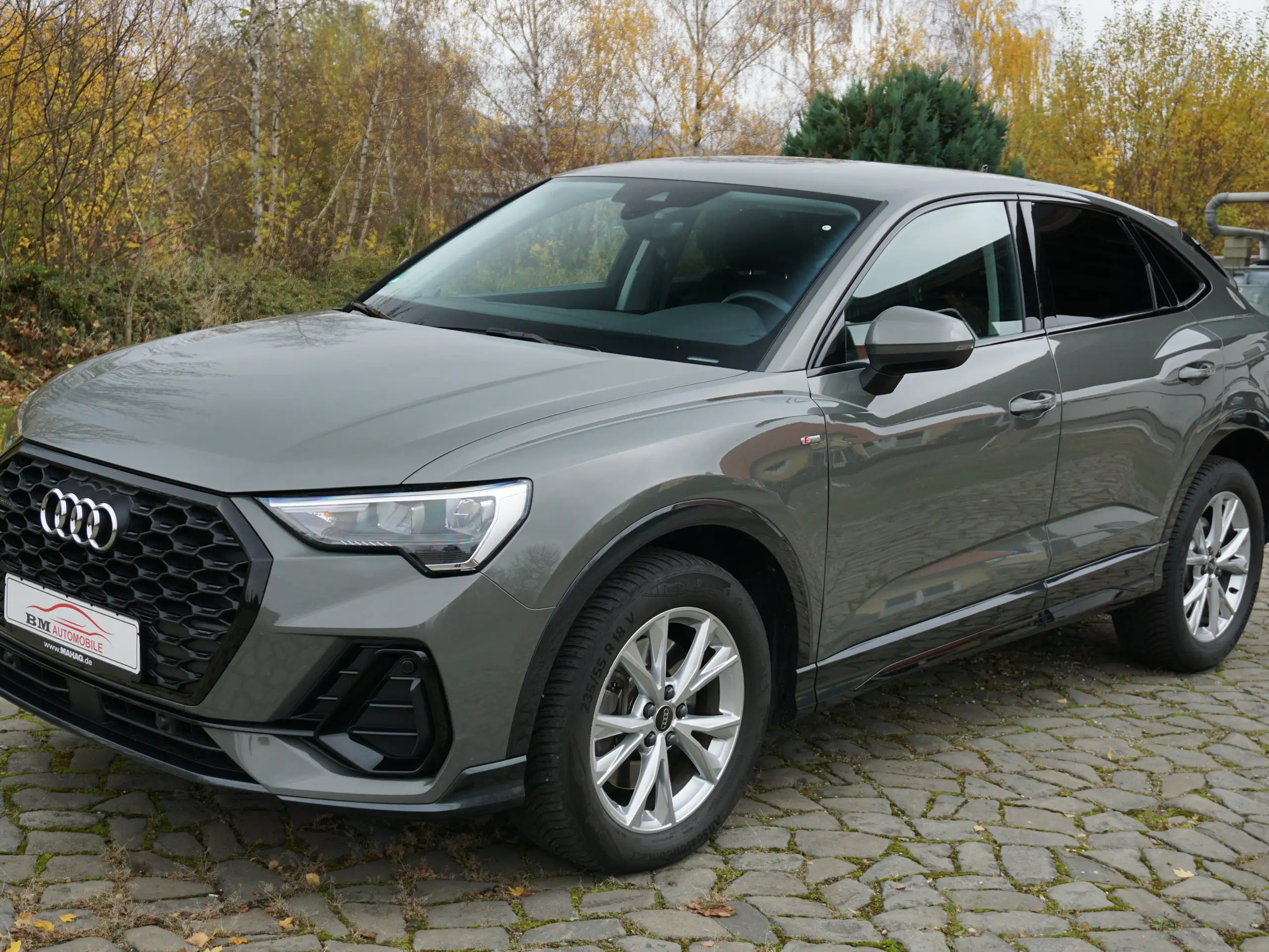 Audi - Q3