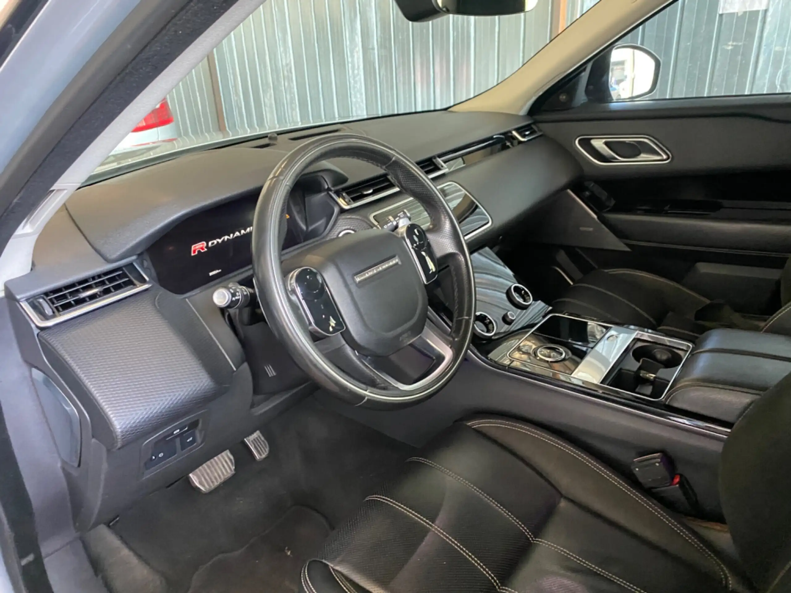 Land Rover - Range Rover Velar