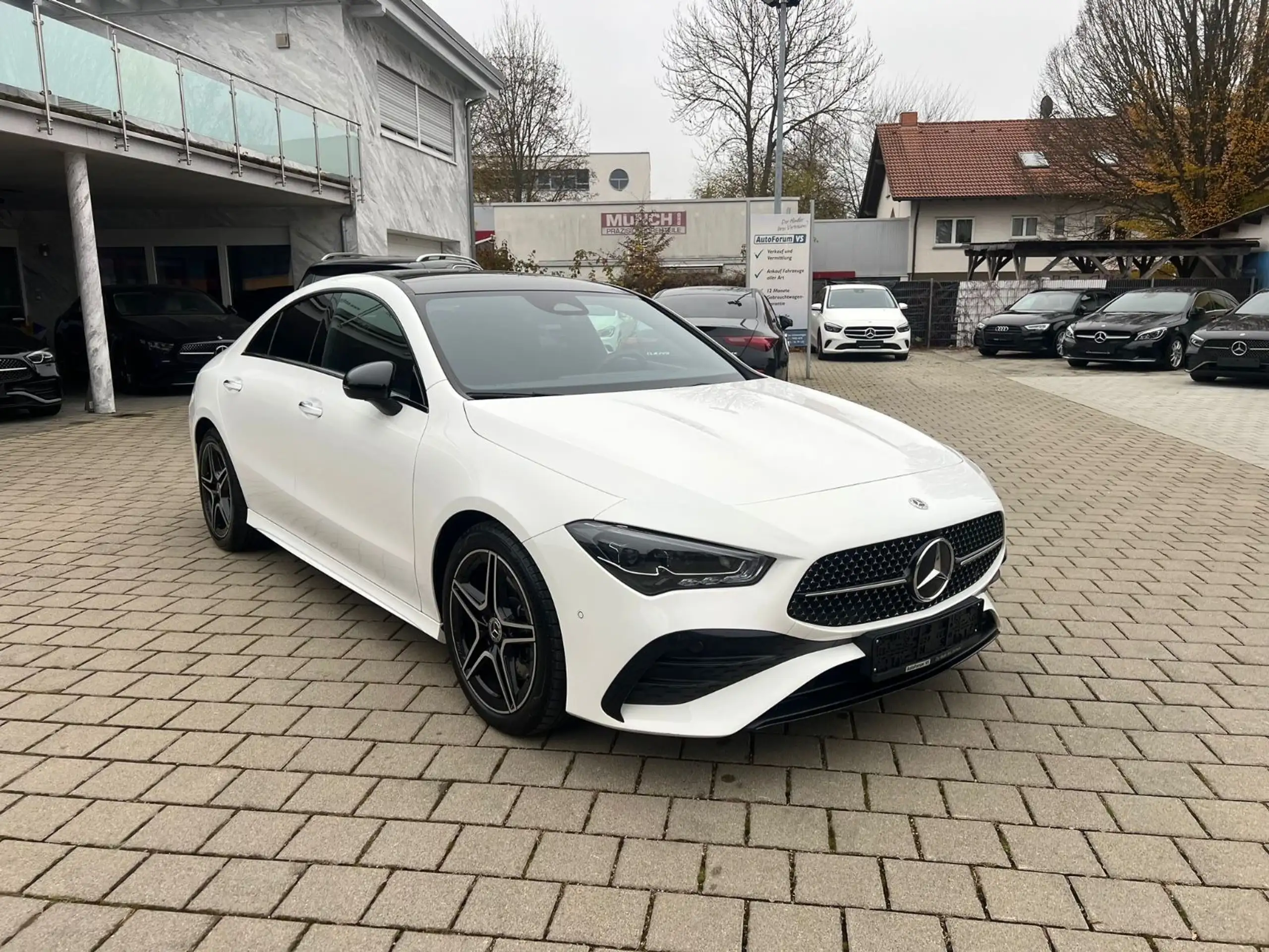 Mercedes-Benz - CLA 200