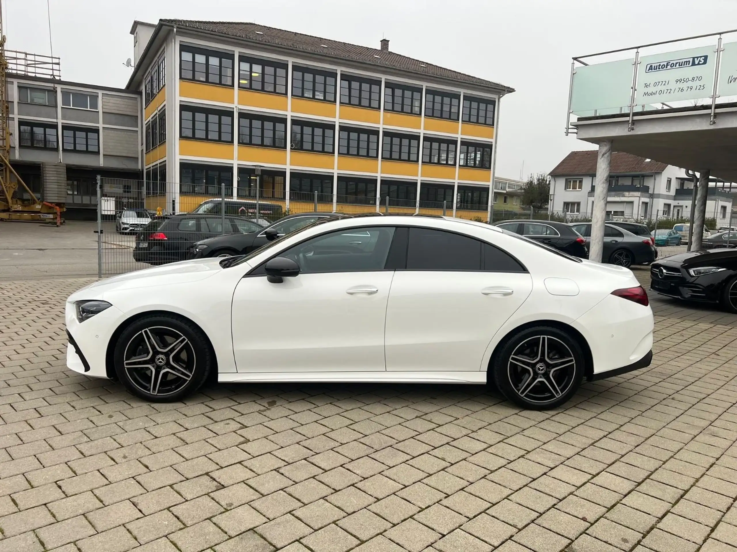 Mercedes-Benz - CLA 200