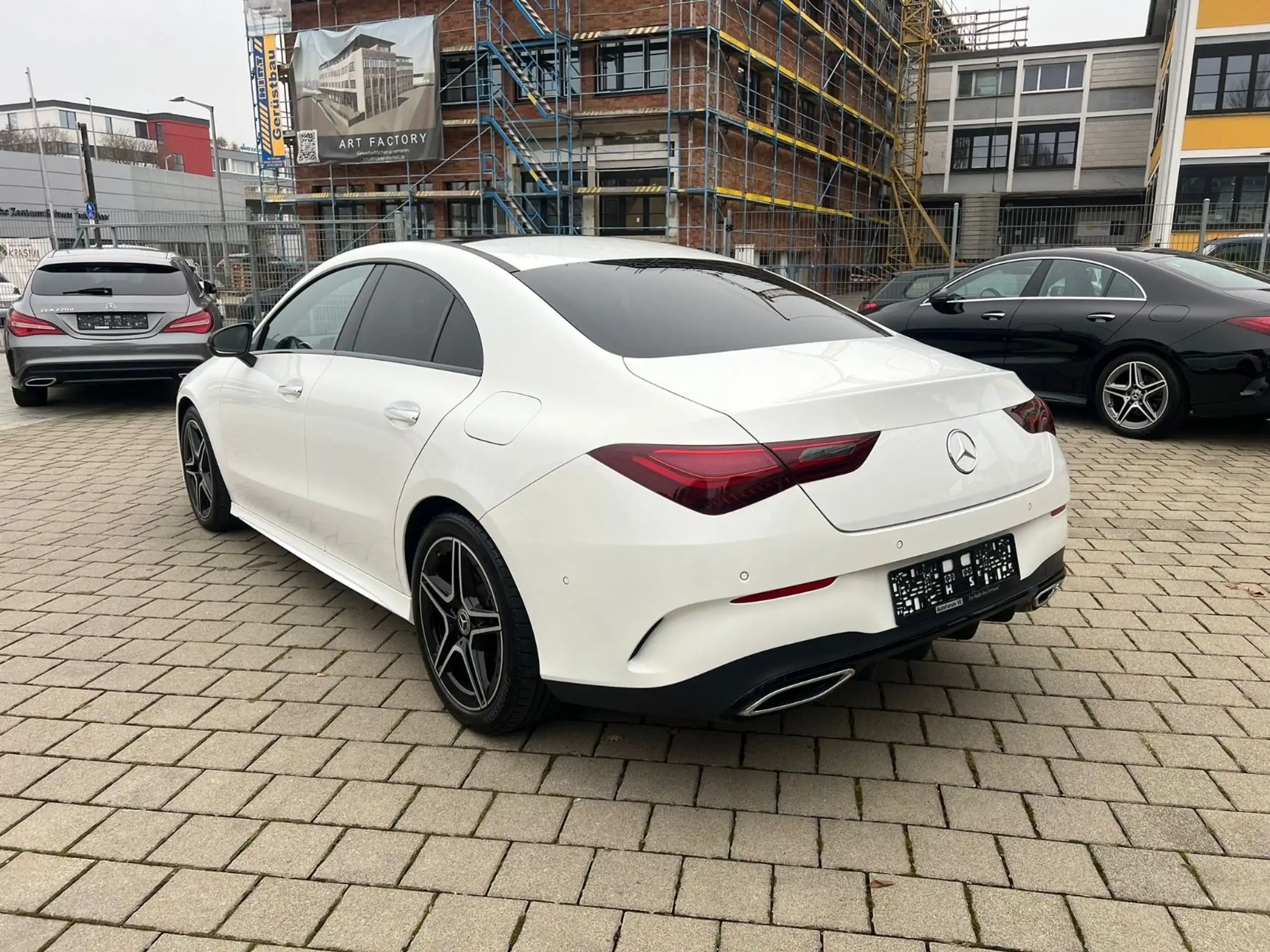 Mercedes-Benz - CLA 200