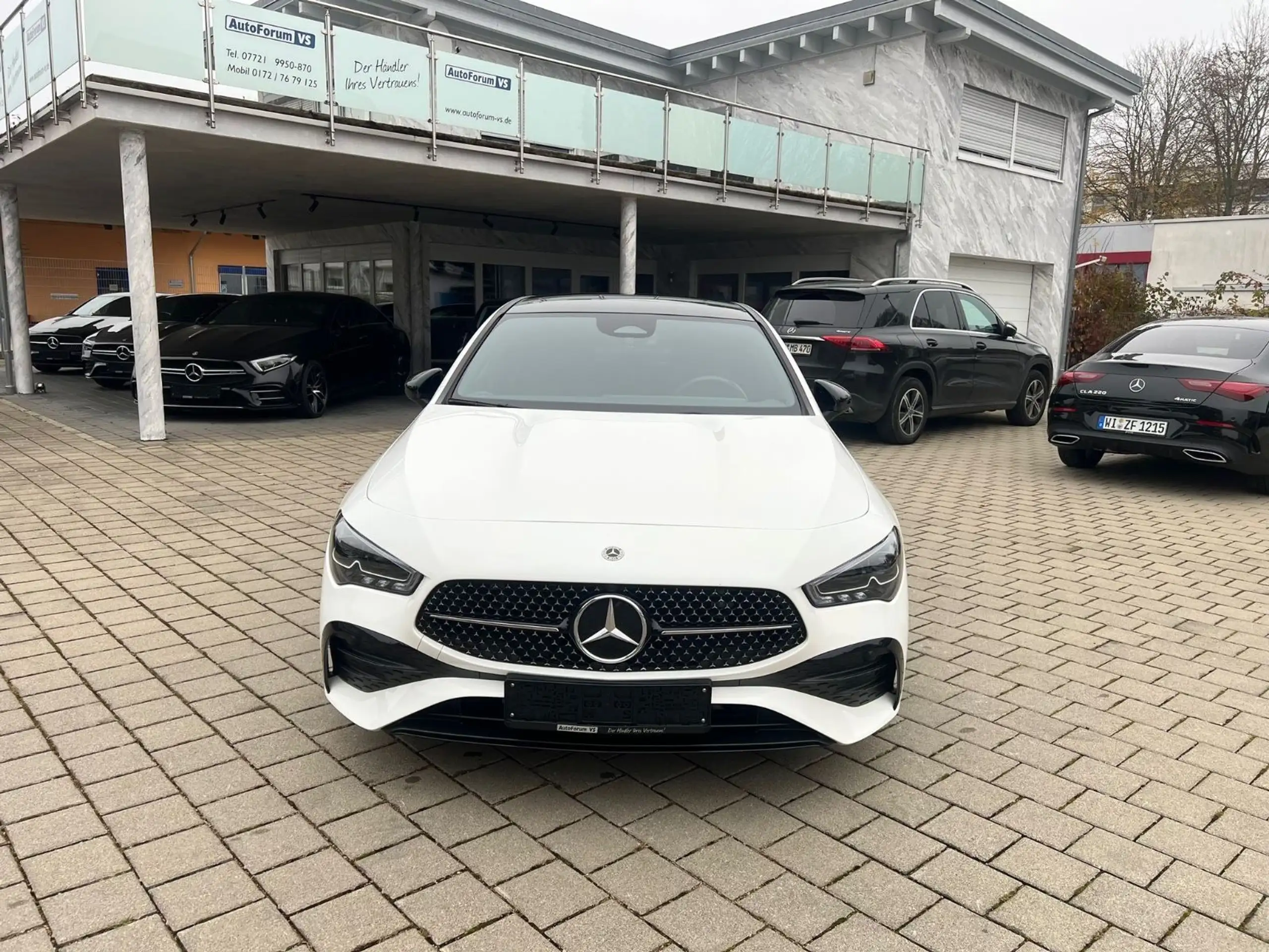 Mercedes-Benz - CLA 200