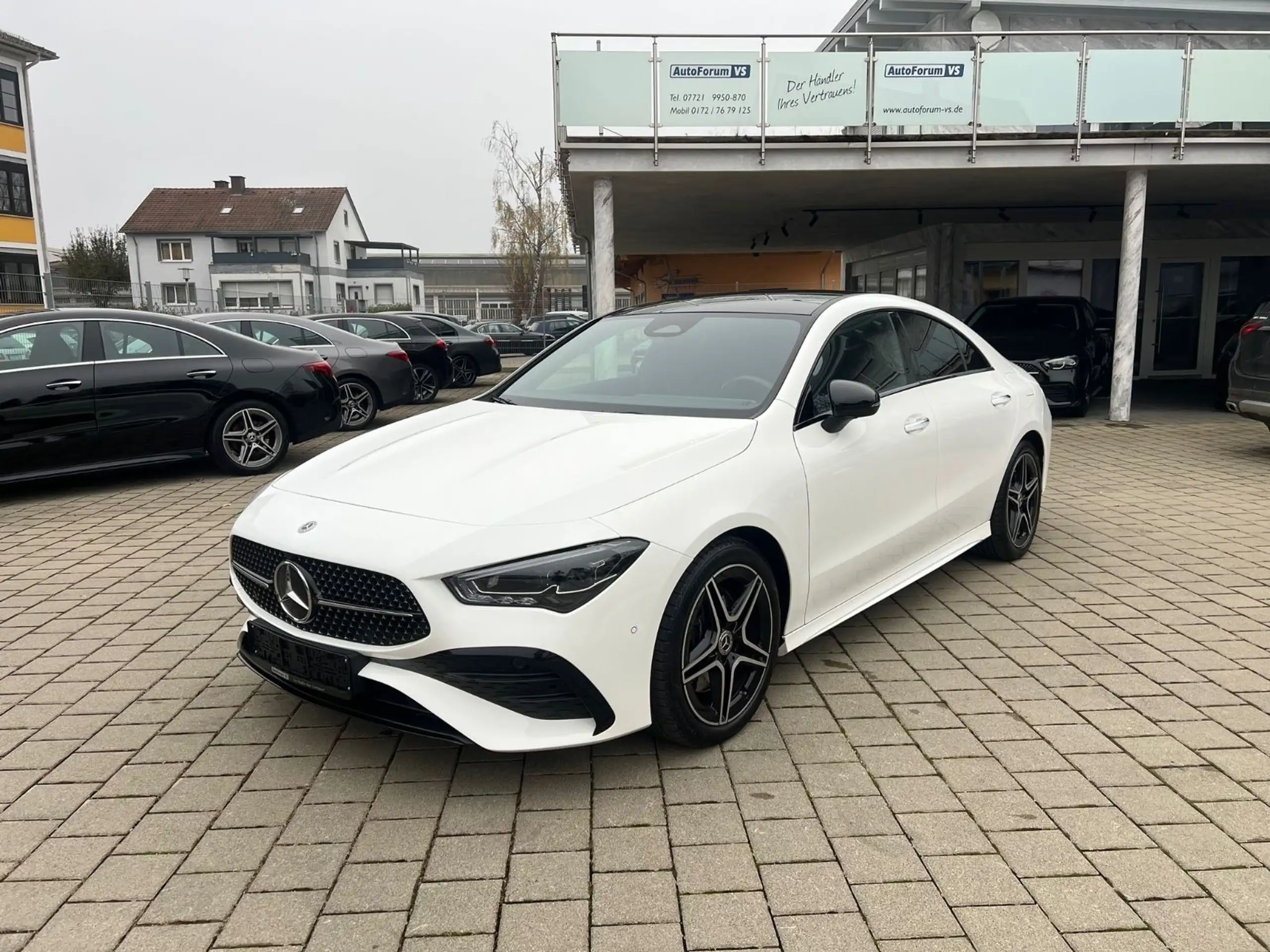 Mercedes-Benz - CLA 200