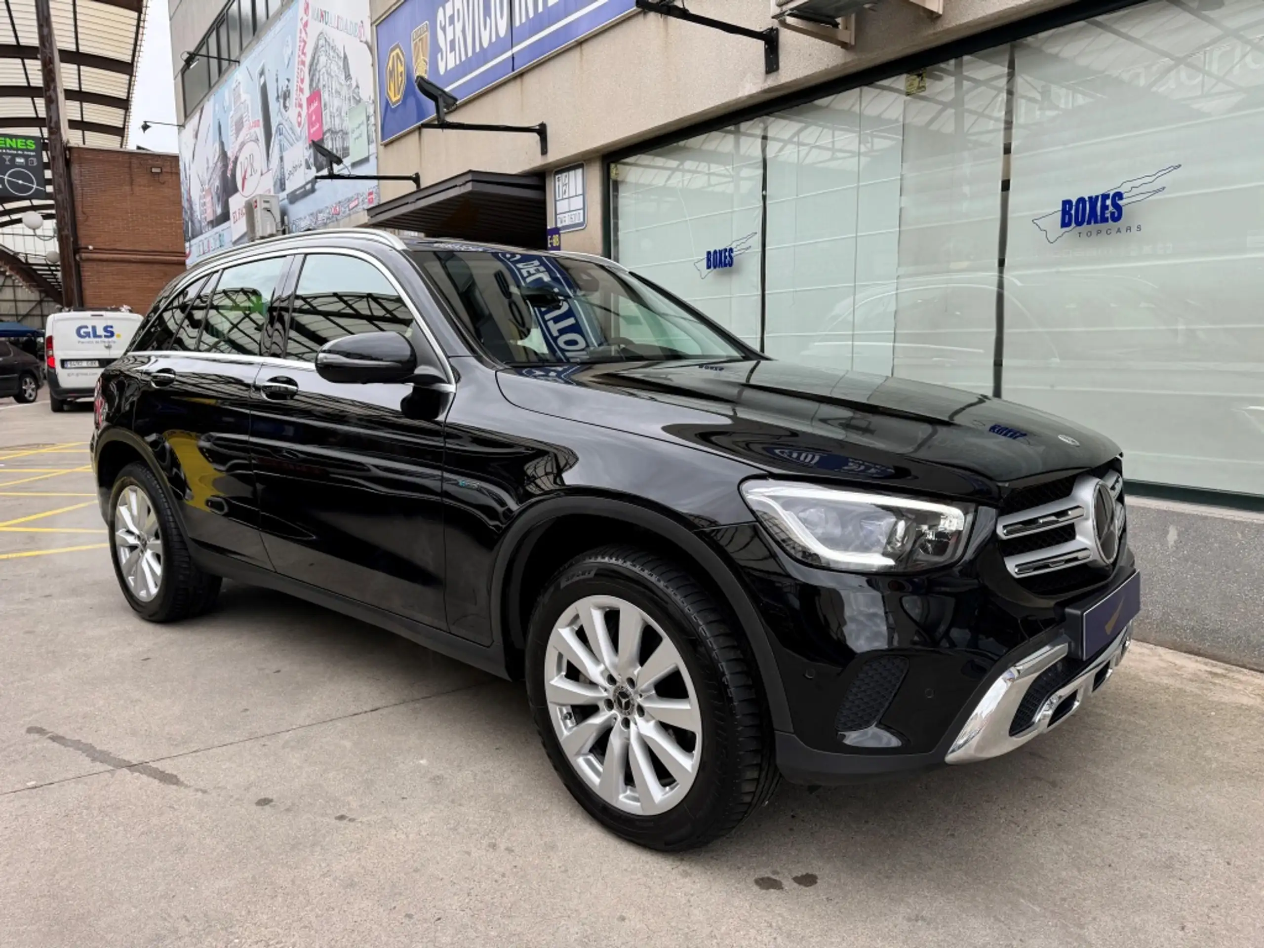 Mercedes-Benz - GLC 300