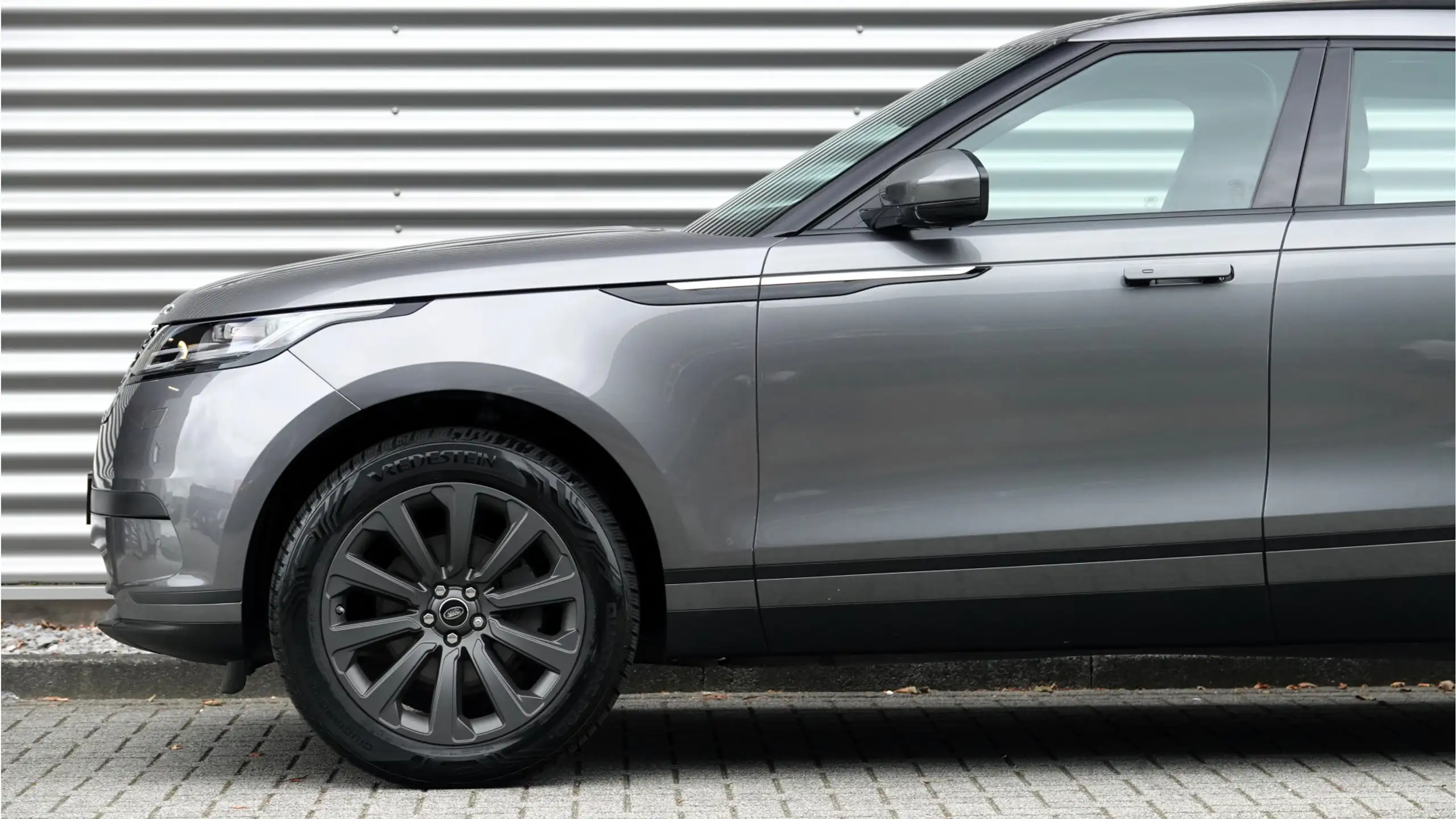 Land Rover - Range Rover Velar