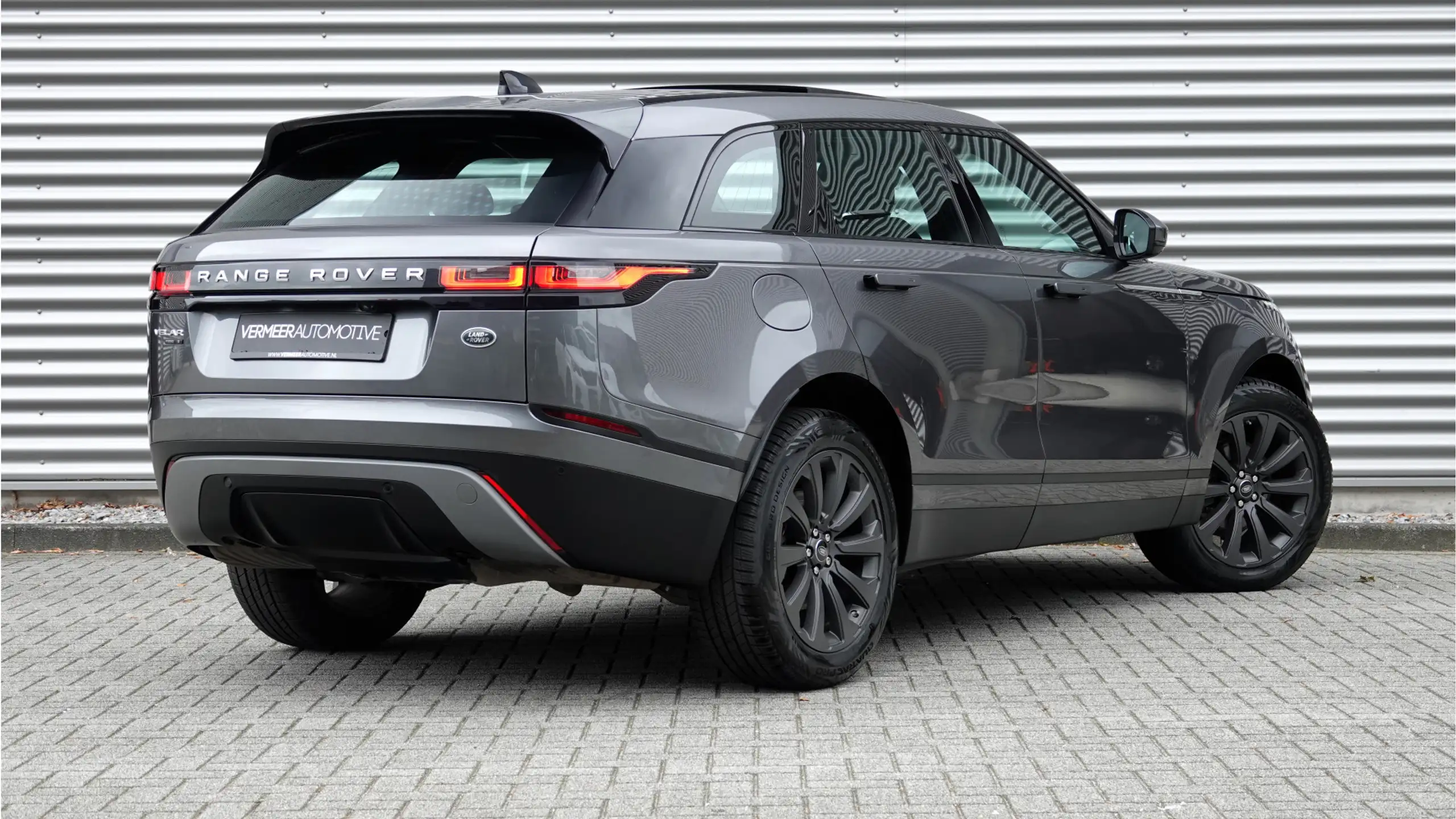 Land Rover - Range Rover Velar