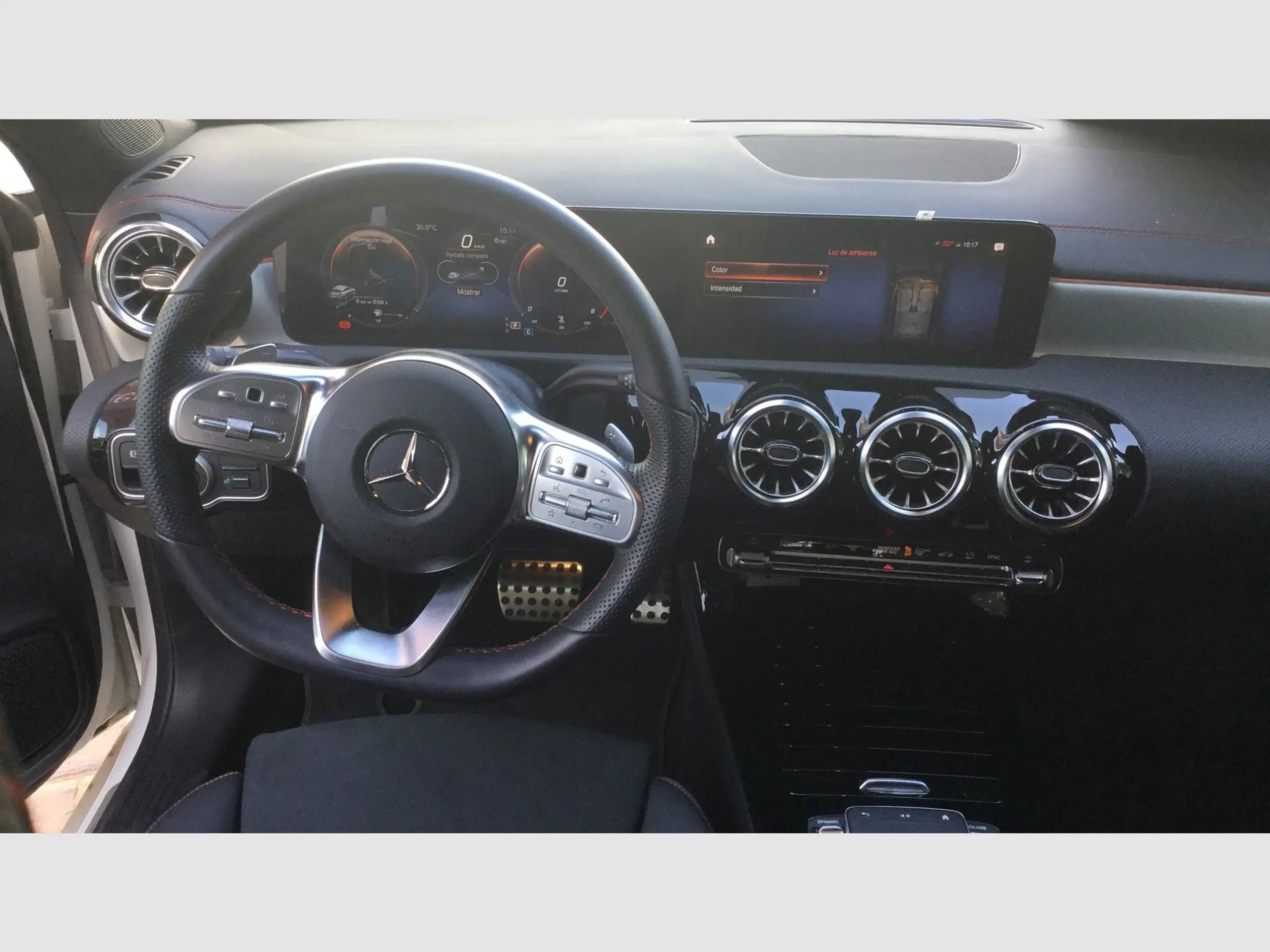 Mercedes-Benz - CLA 200