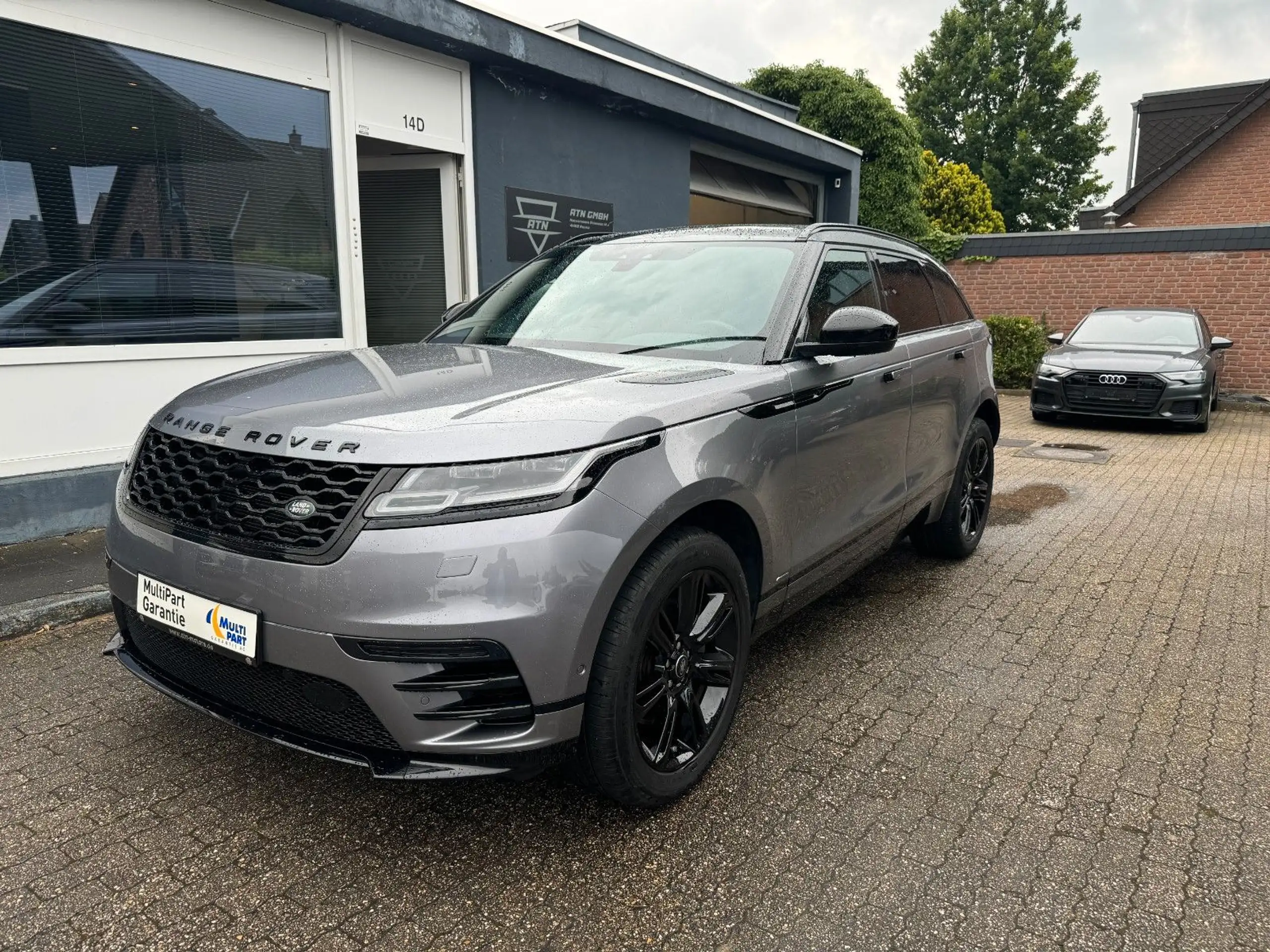 Land Rover - Range Rover Velar