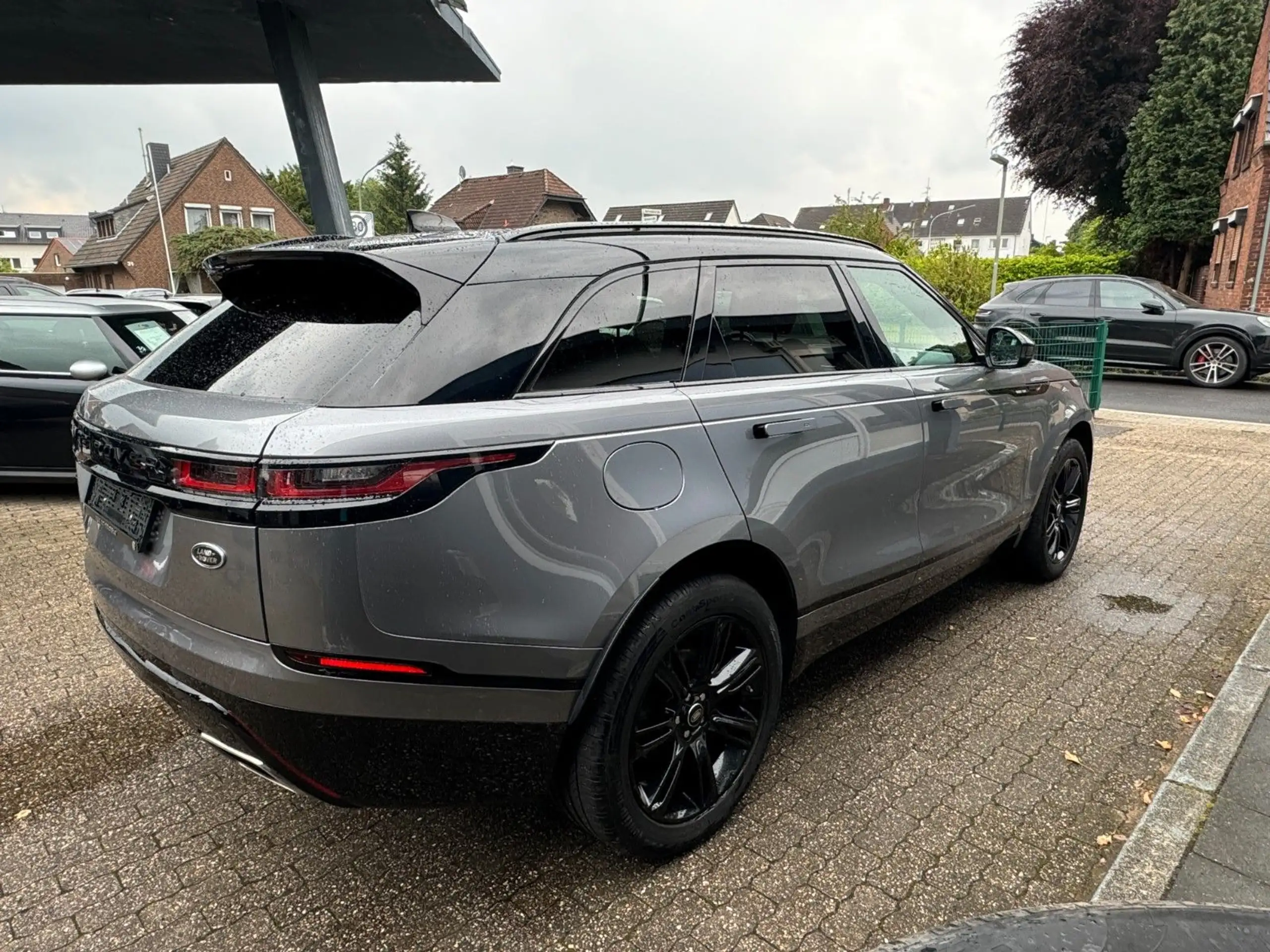 Land Rover - Range Rover Velar