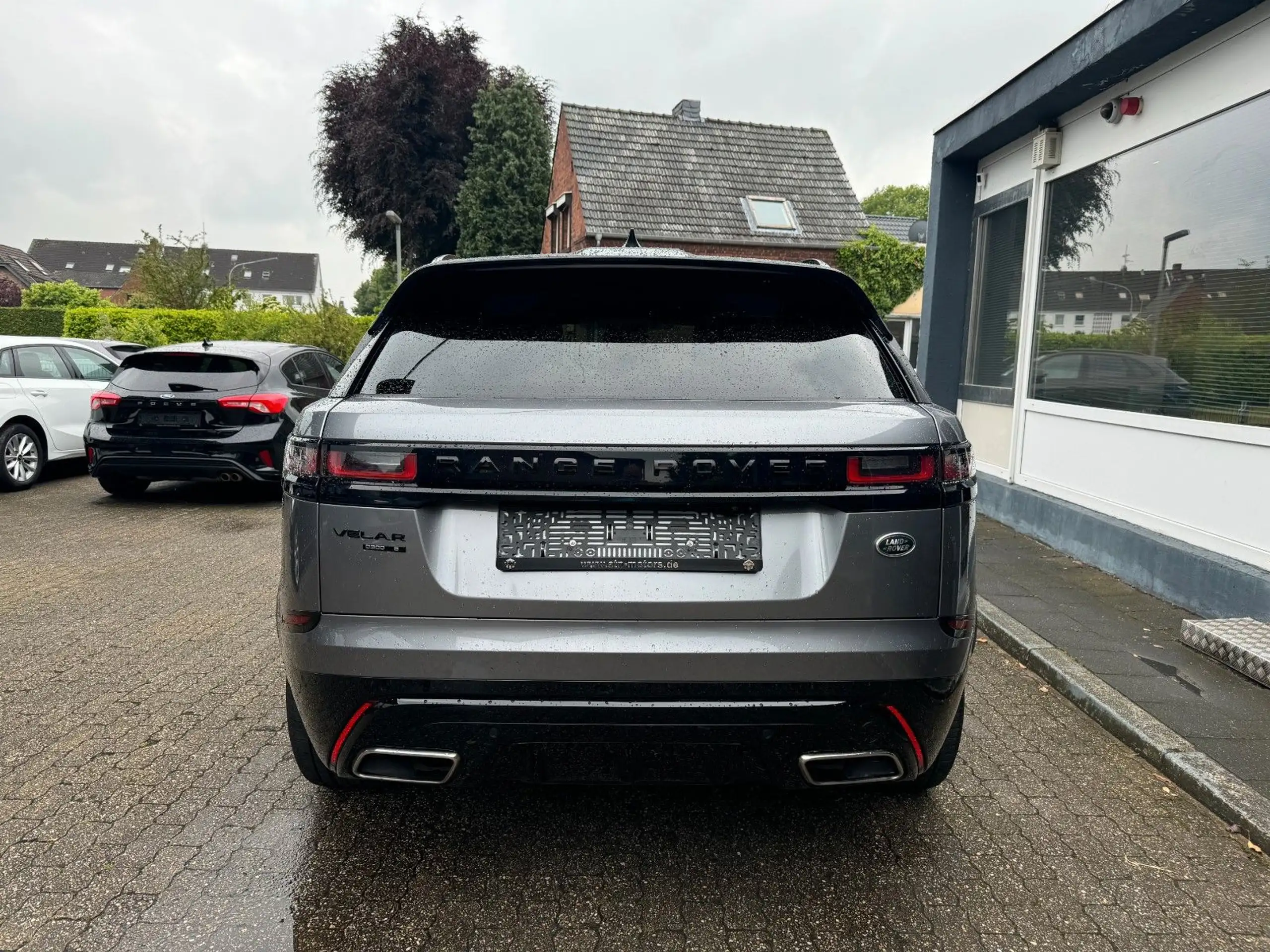 Land Rover - Range Rover Velar