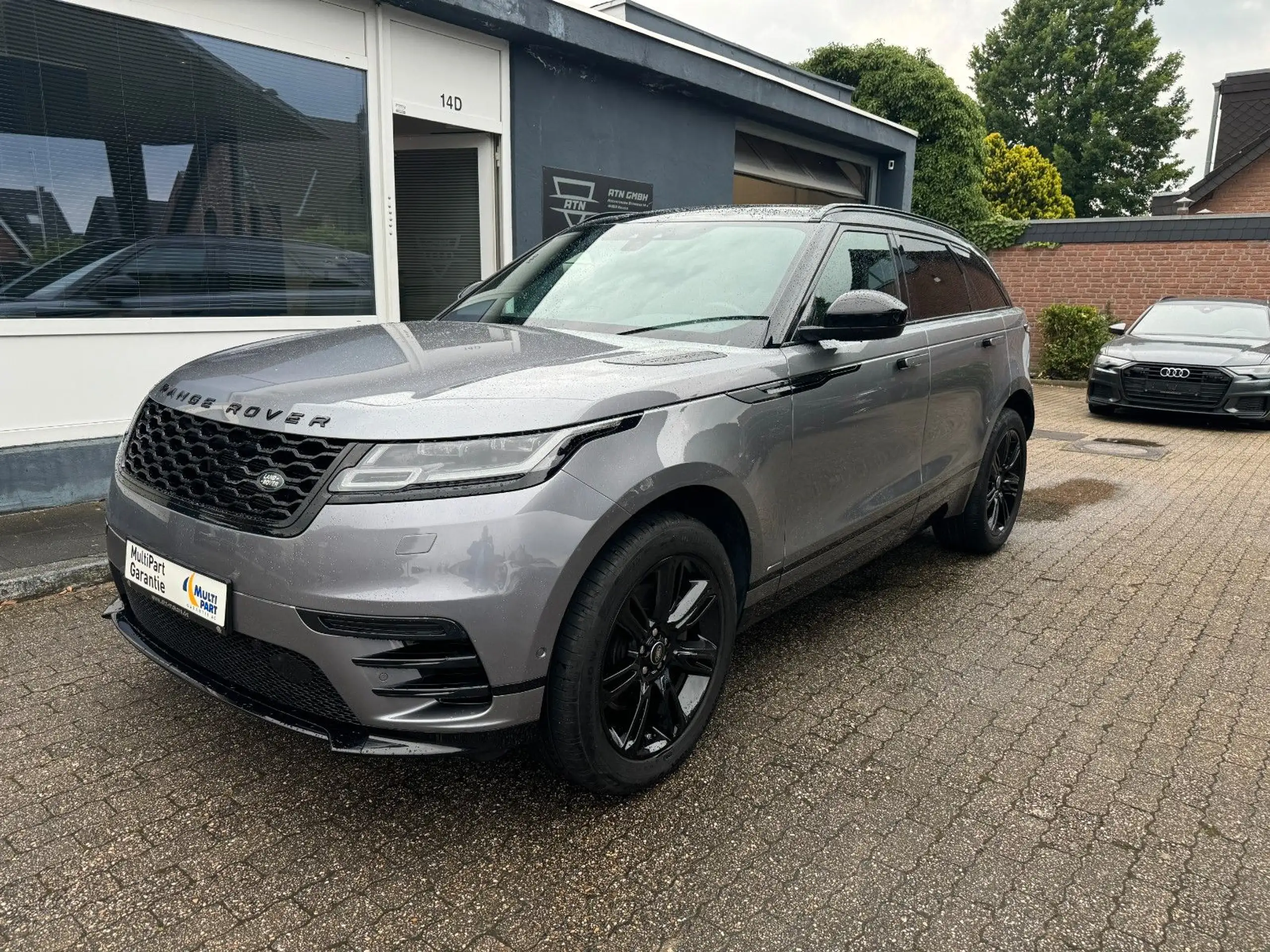 Land Rover - Range Rover Velar