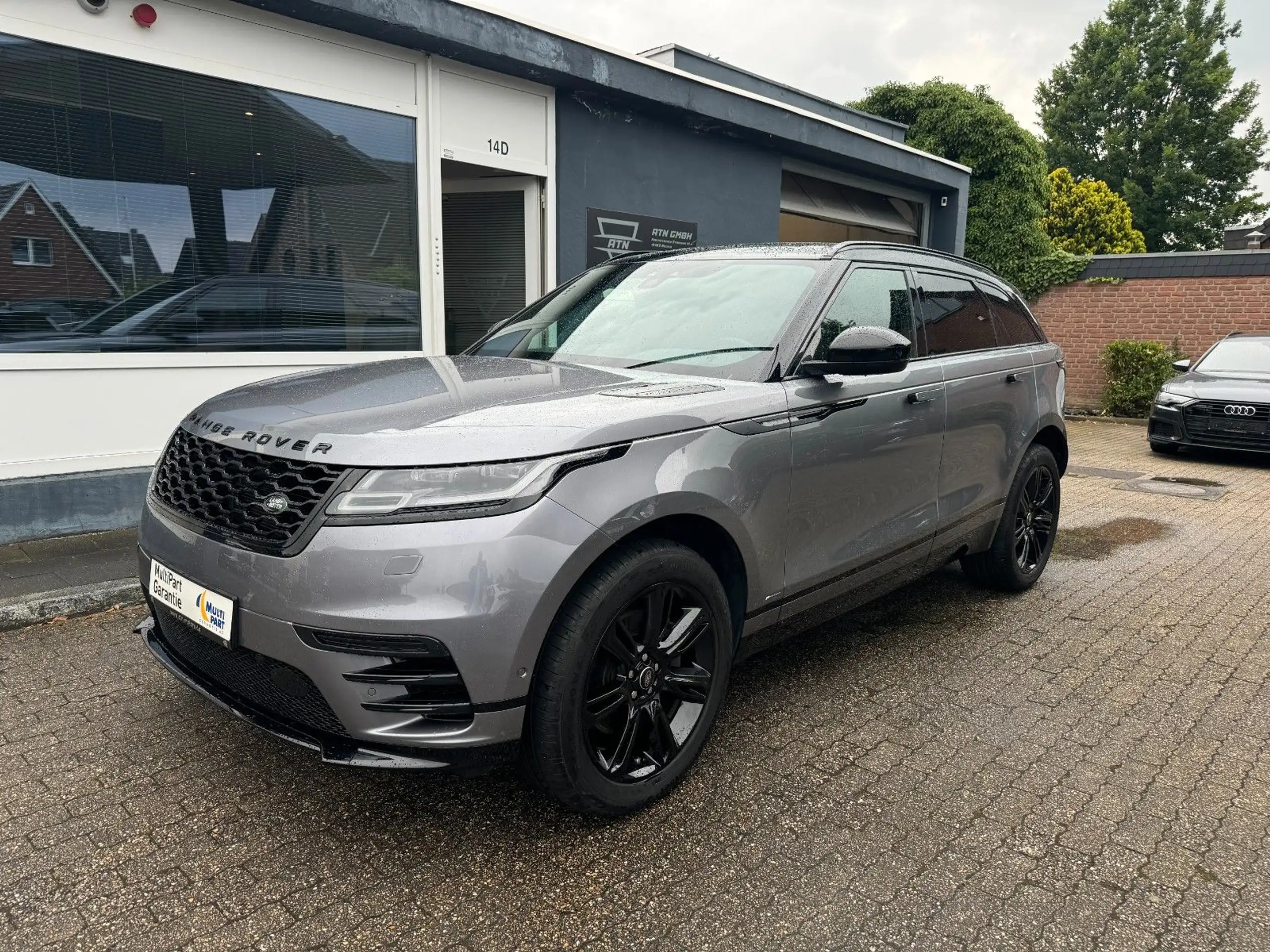 Land Rover - Range Rover Velar