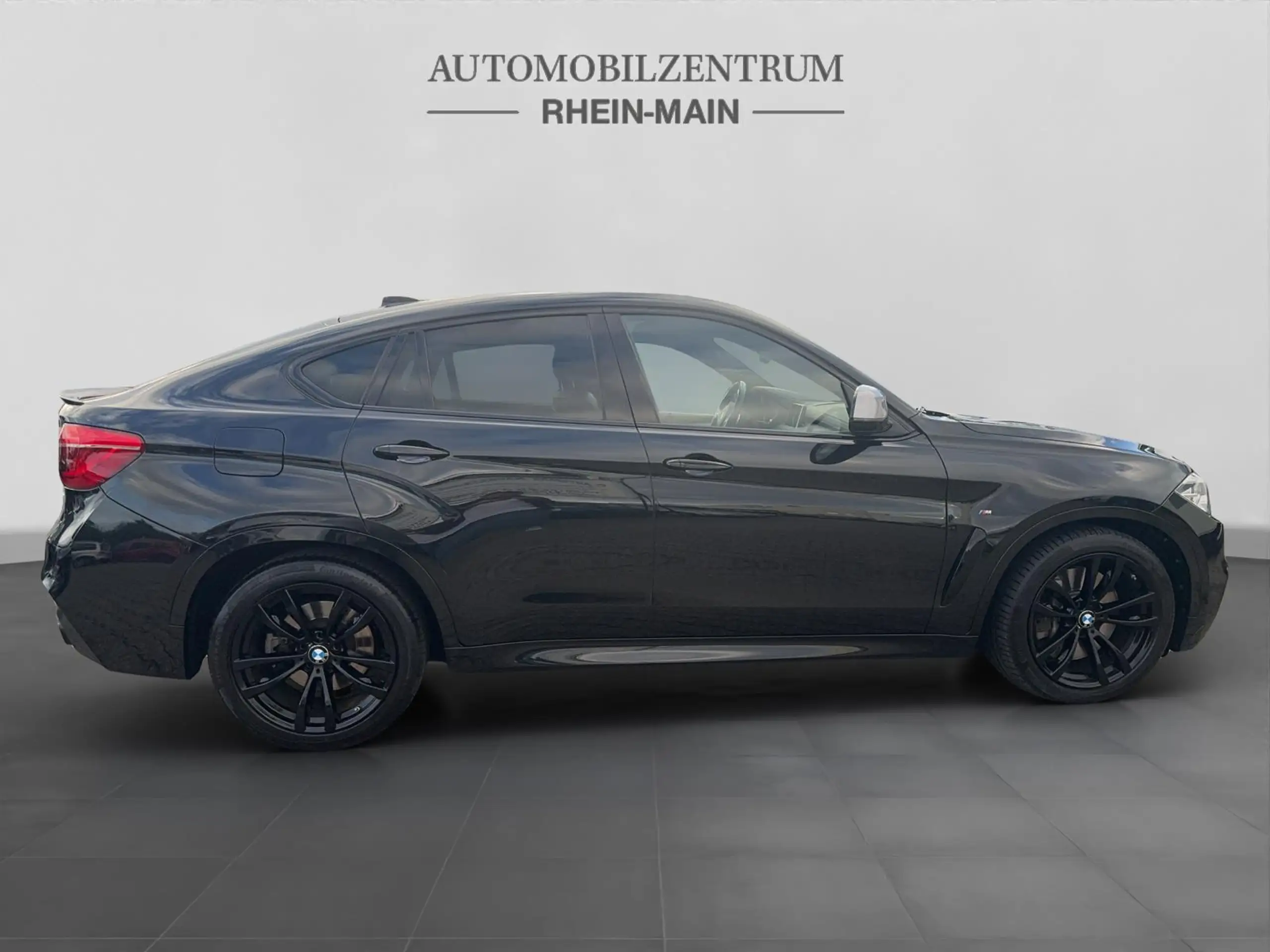 BMW - X6 M