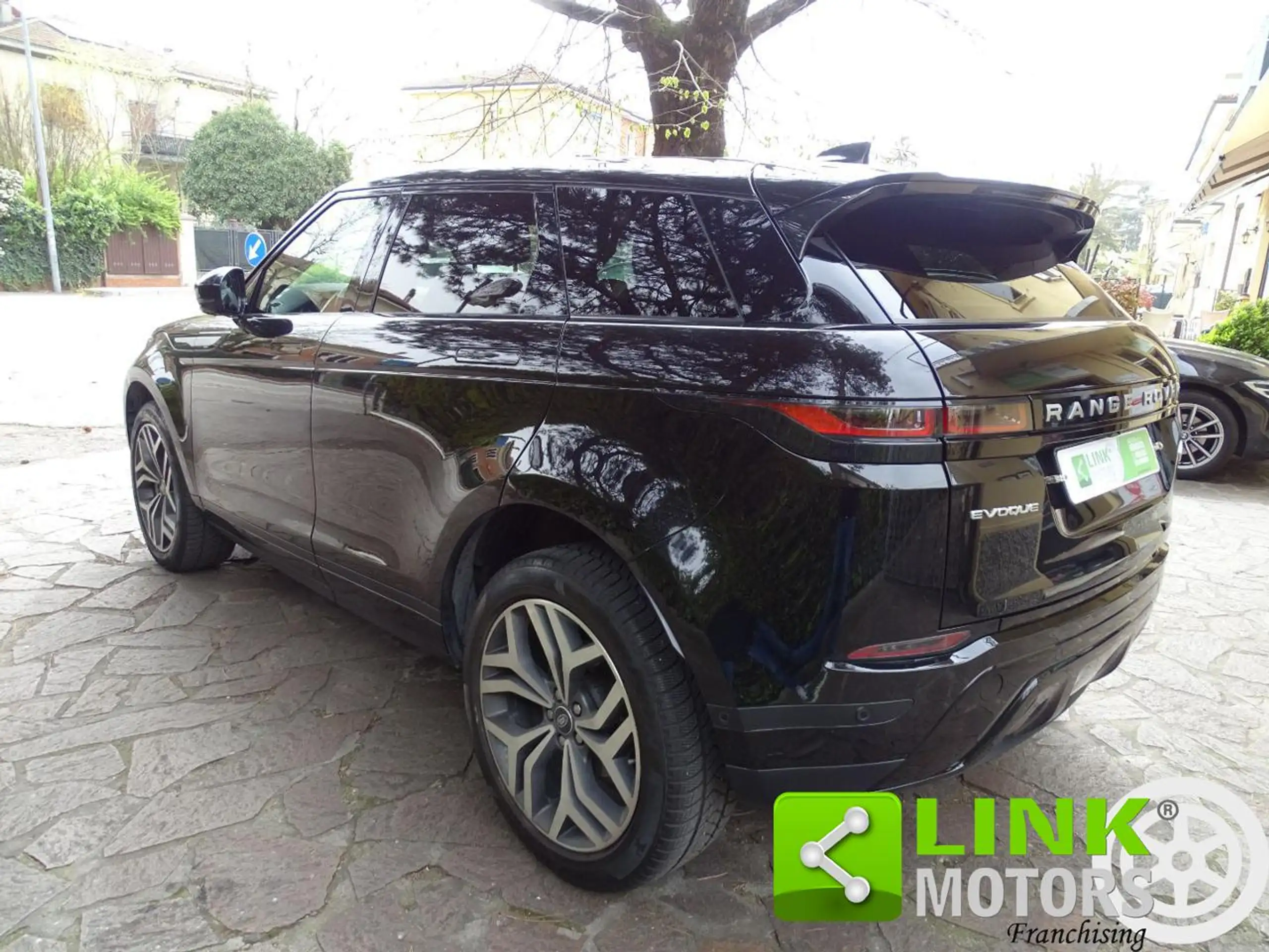 Land Rover - Range Rover Evoque