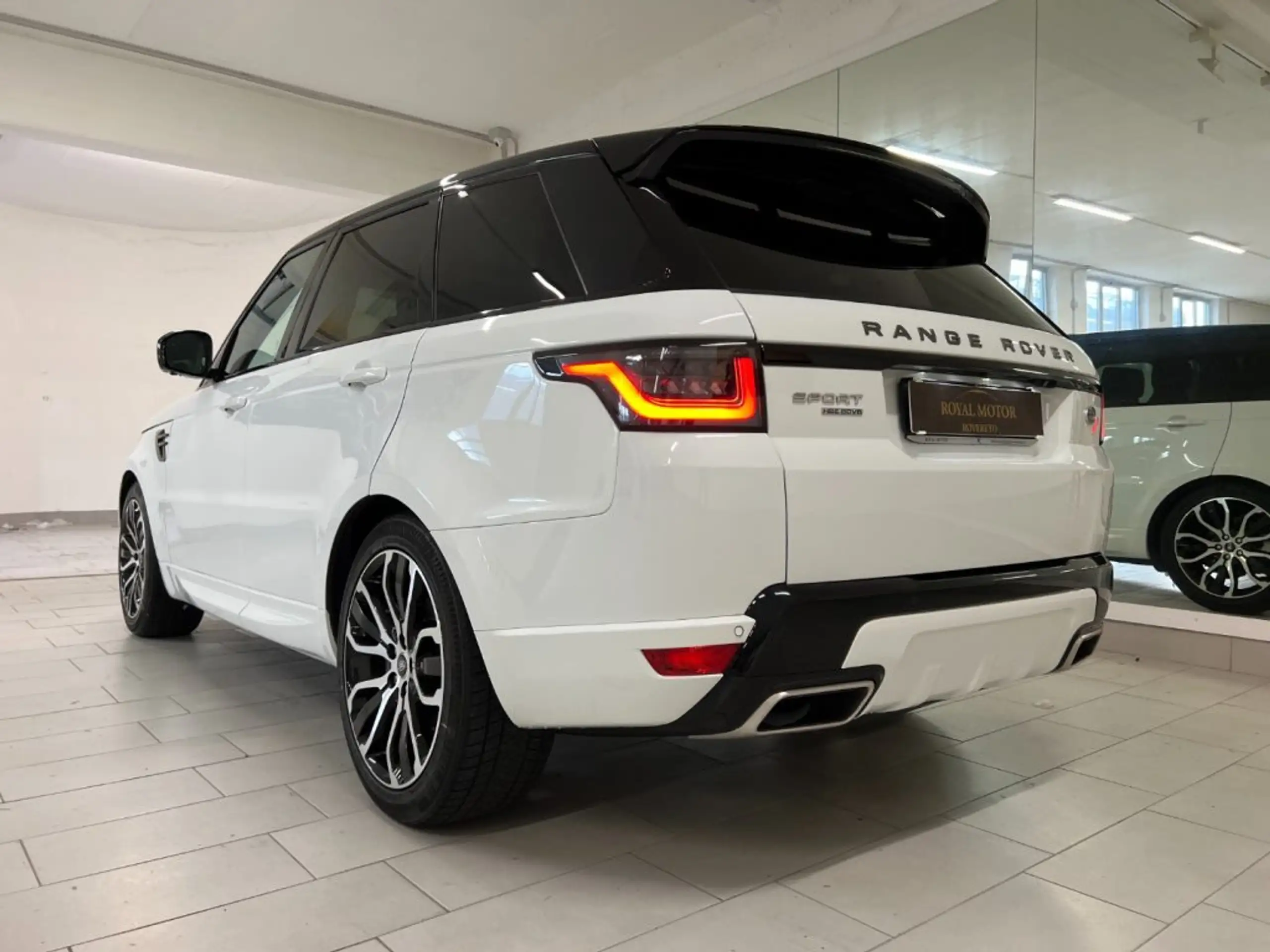 Land Rover - Range Rover Sport