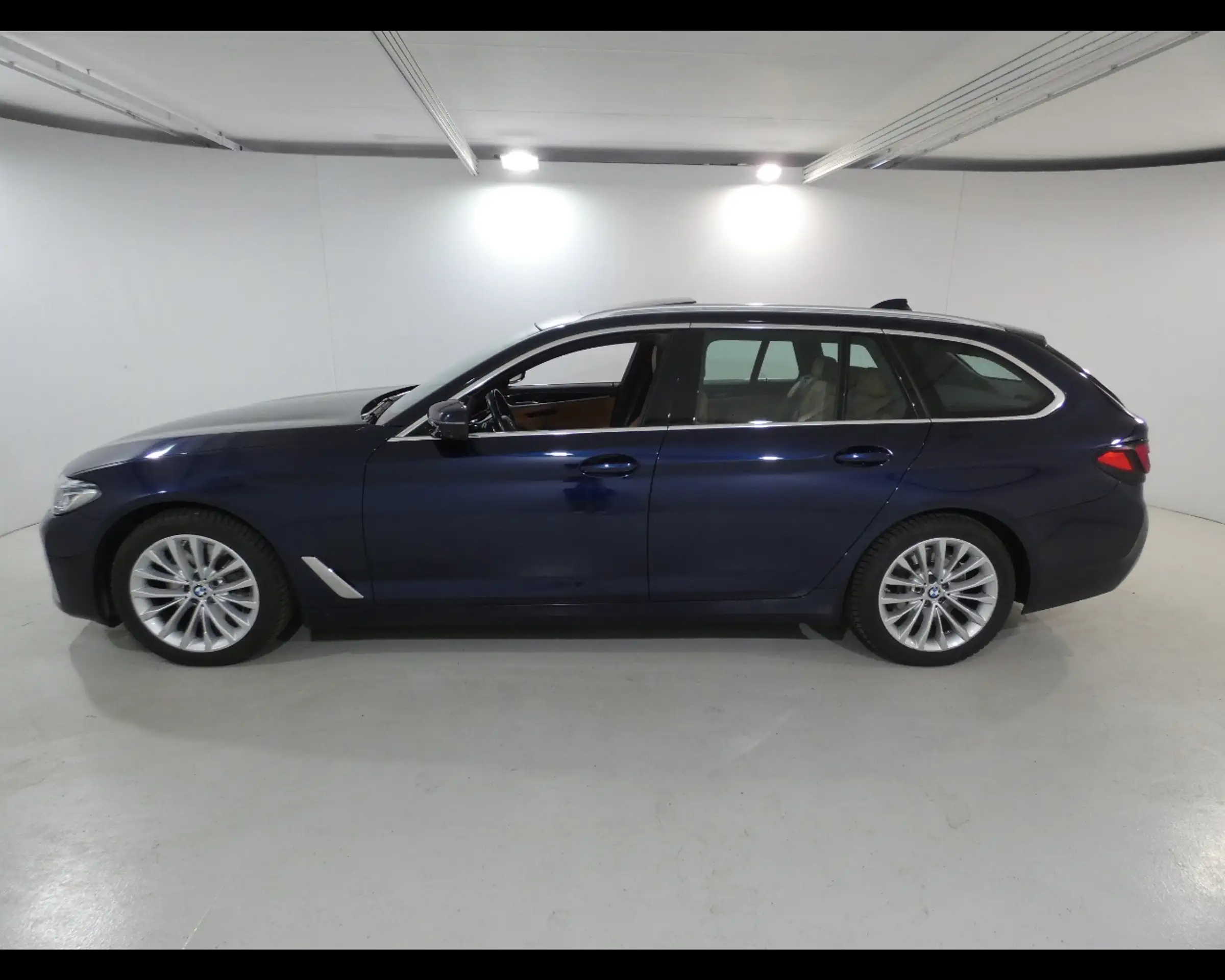 BMW - 530