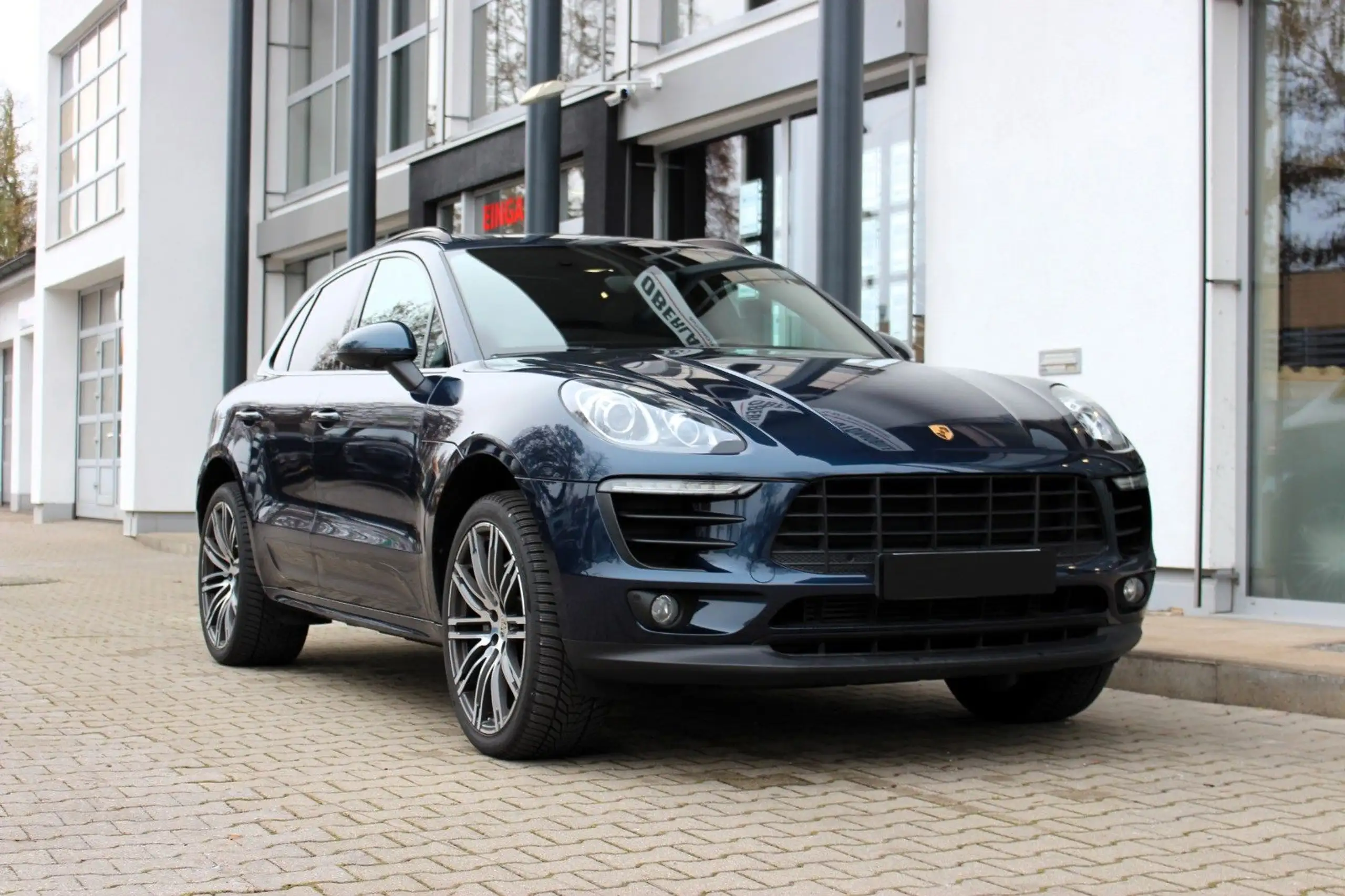 Porsche - Macan