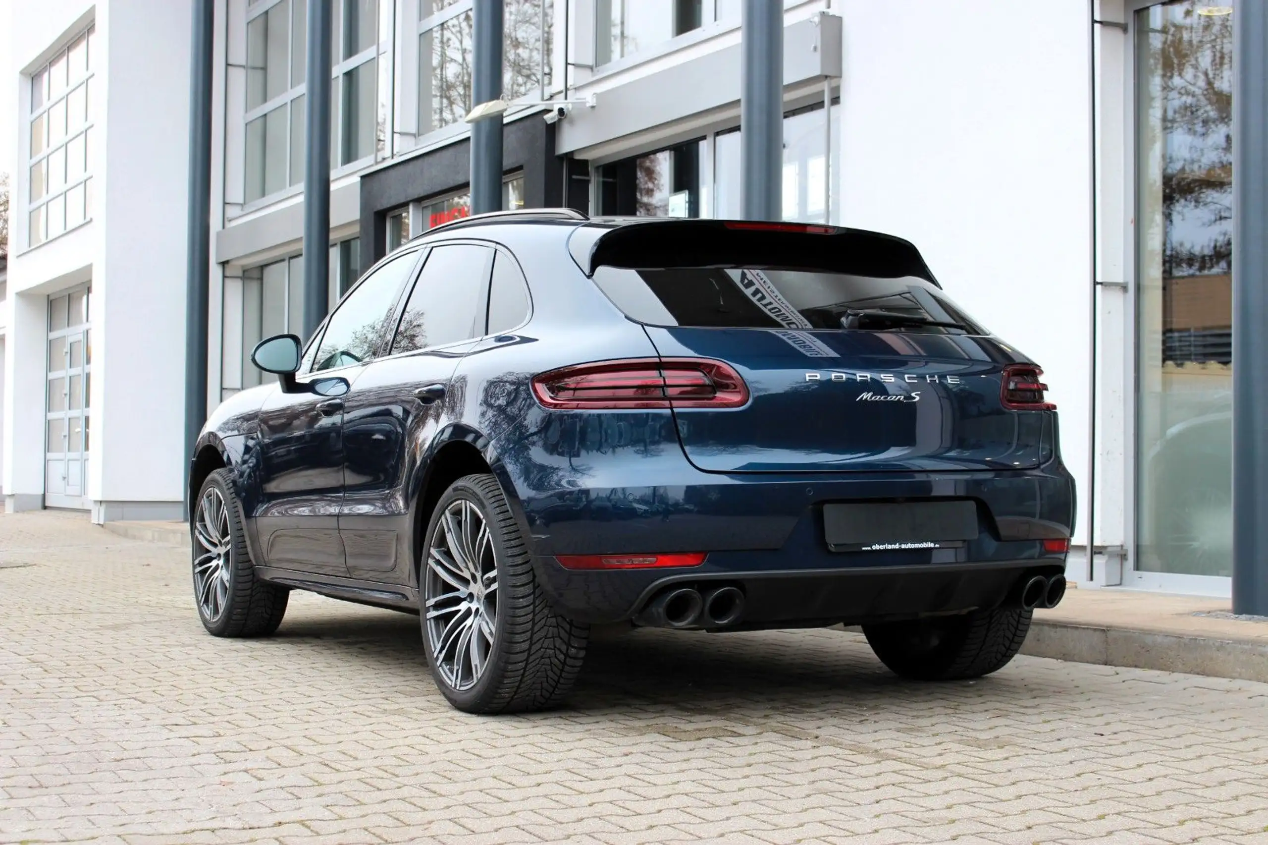 Porsche - Macan