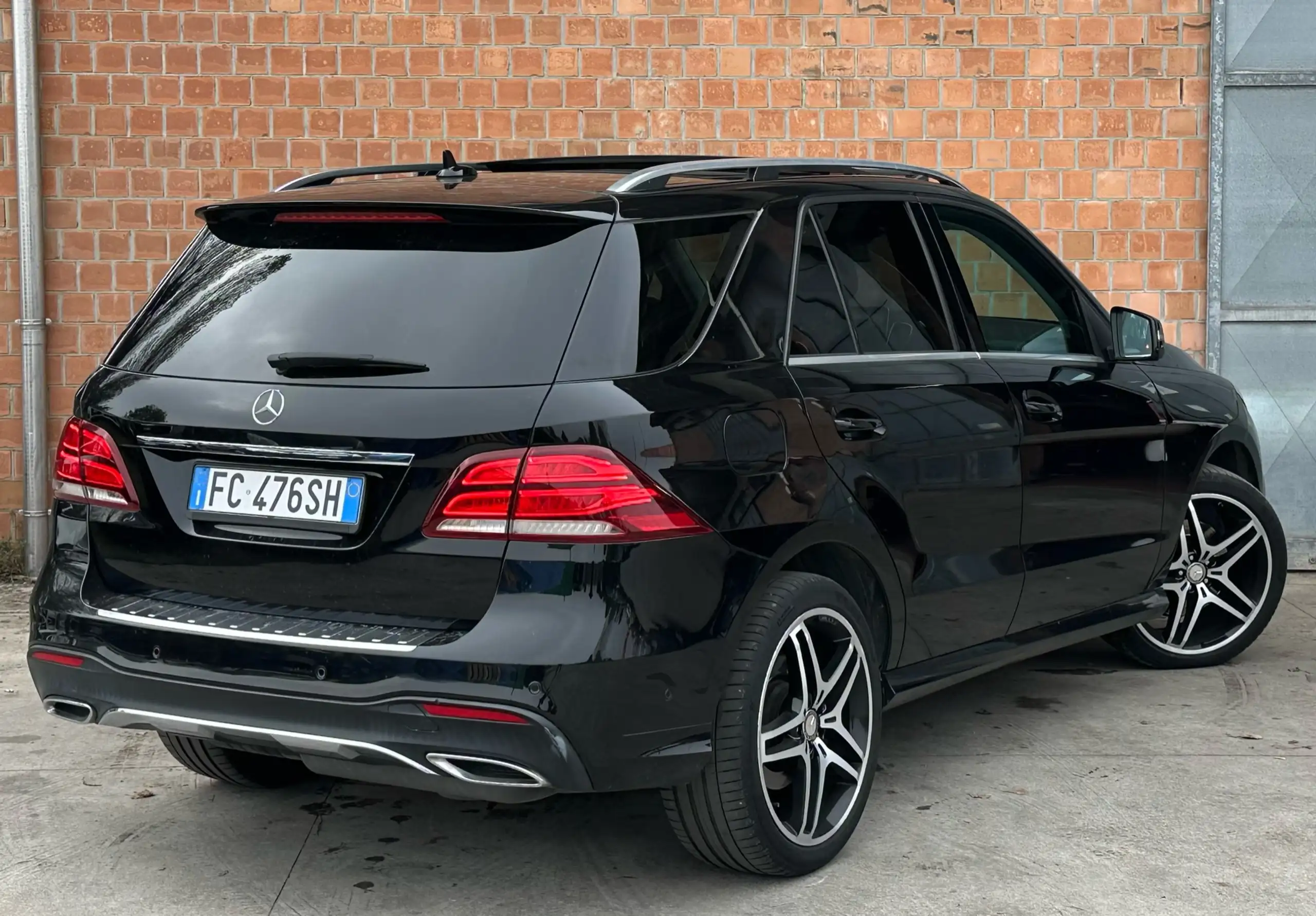 Mercedes-Benz - GLE 250