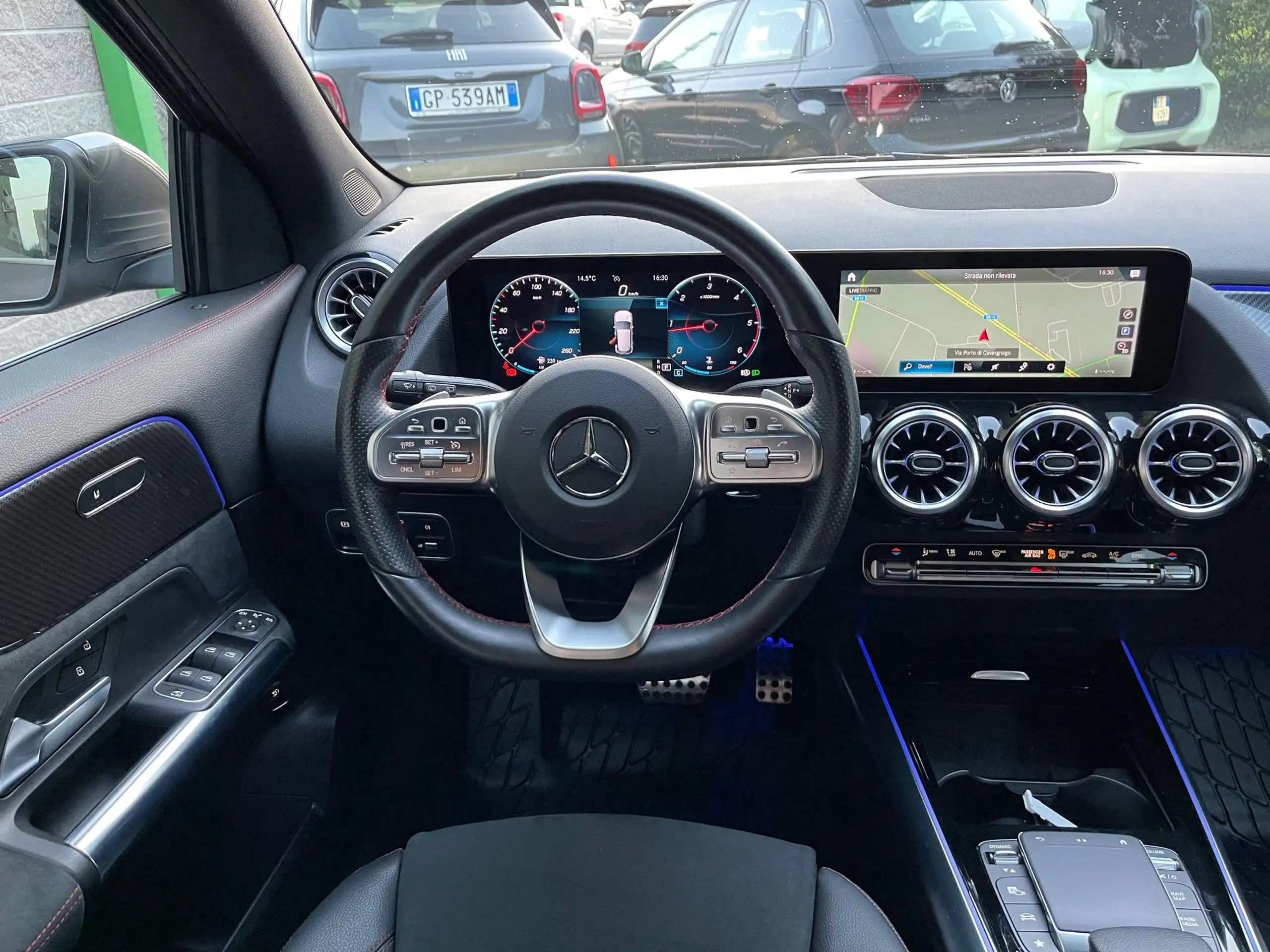 Mercedes-Benz - GLA 180