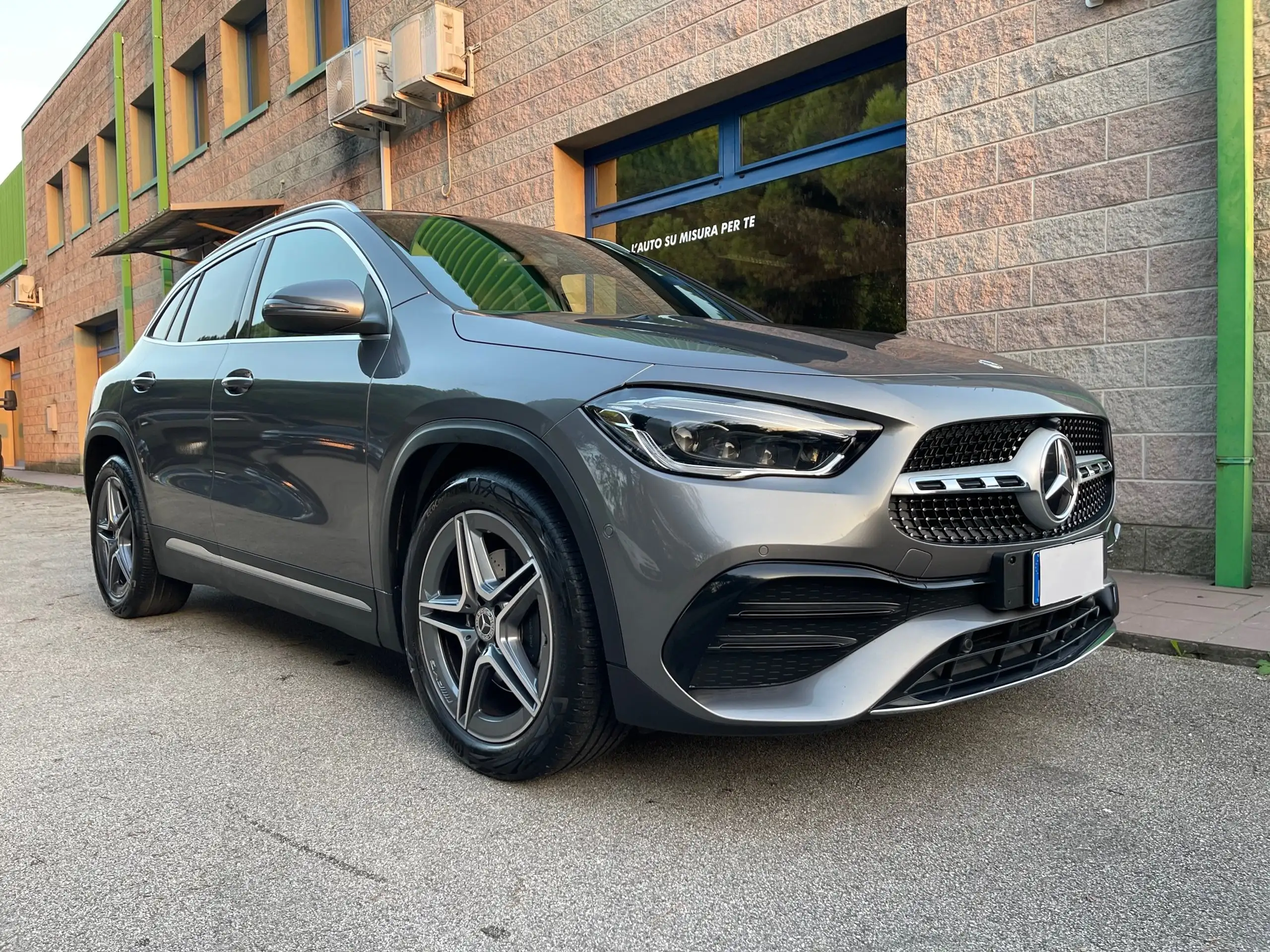 Mercedes-Benz - GLA 180