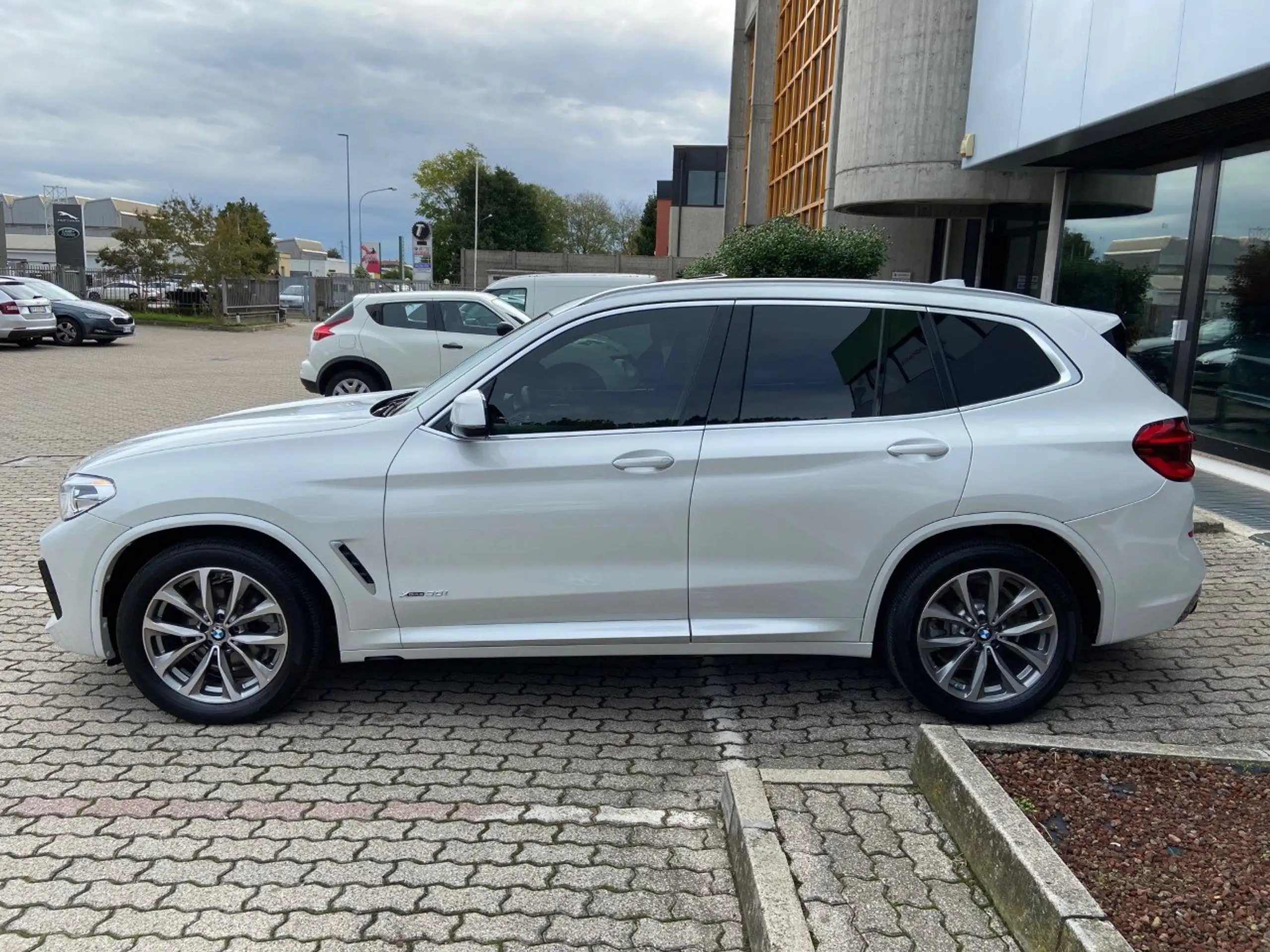 BMW - X3