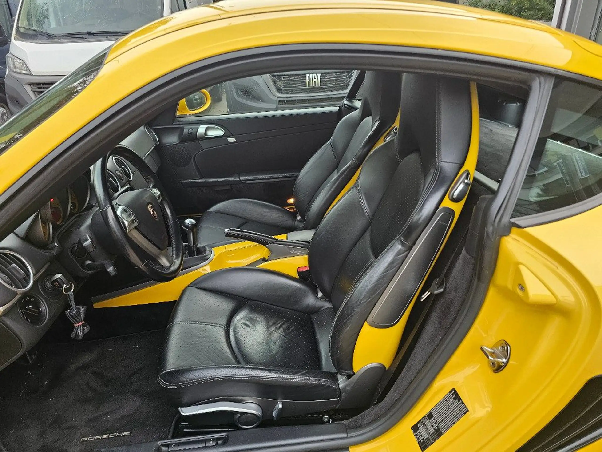 Porsche - Cayman