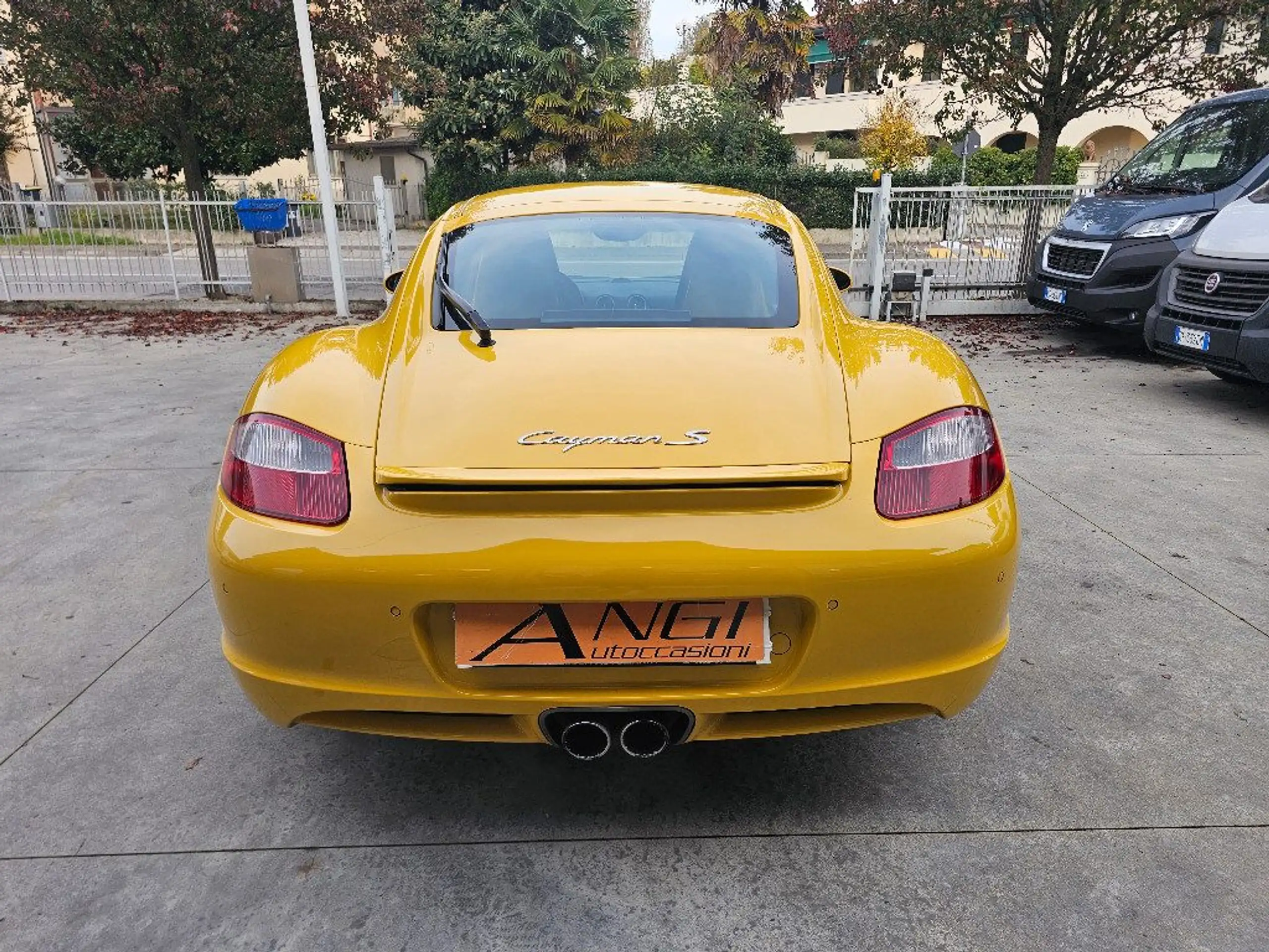 Porsche - Cayman