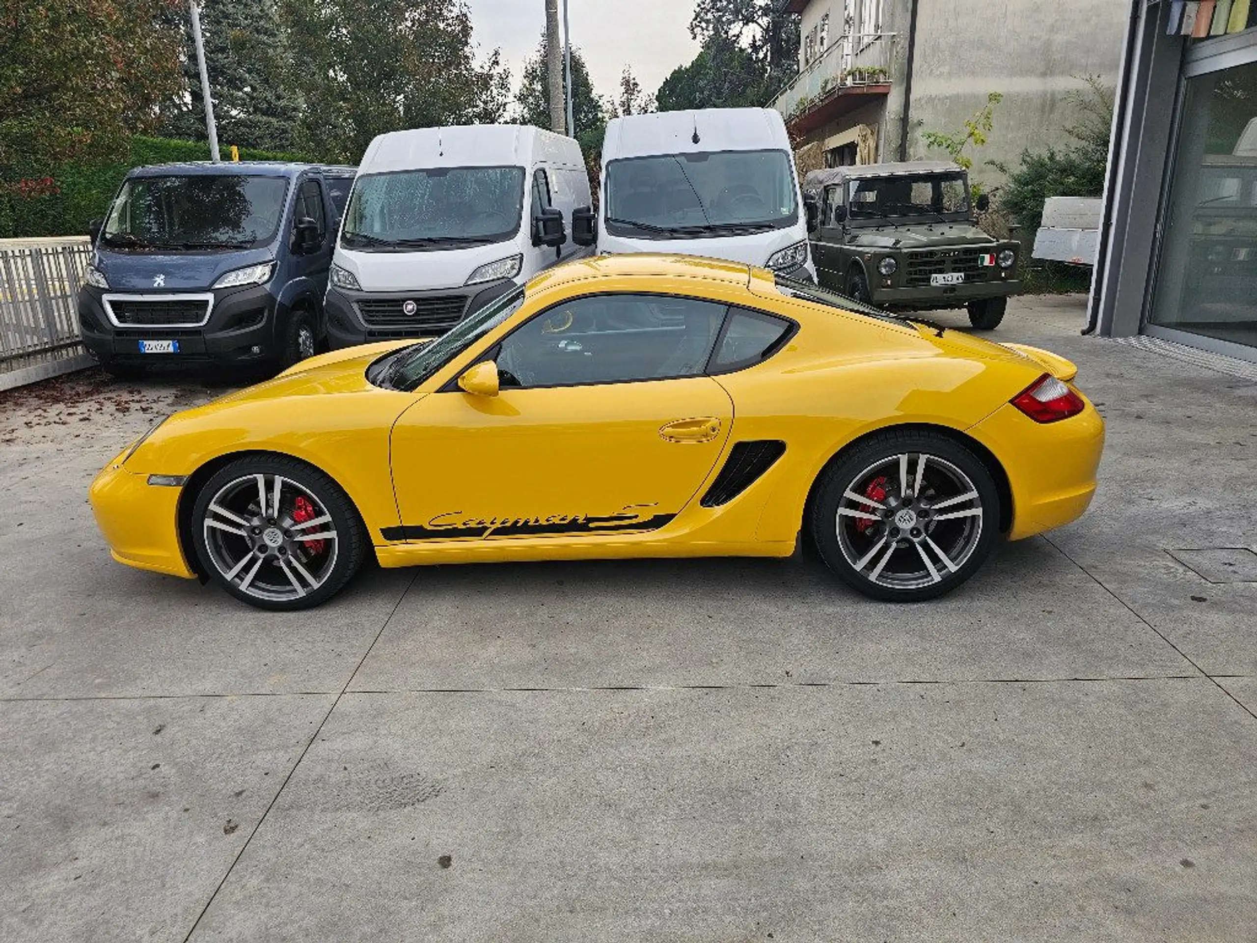 Porsche - Cayman