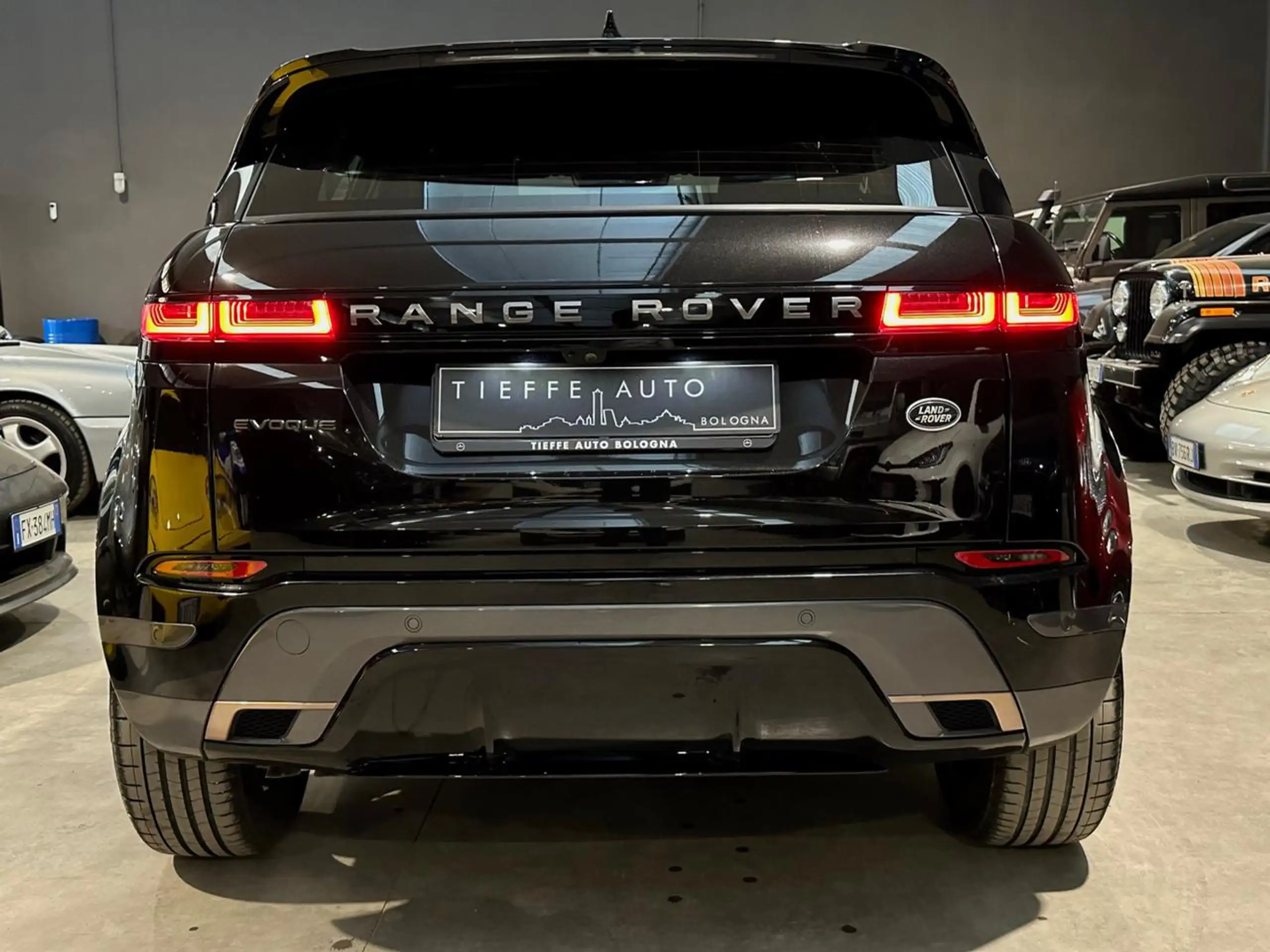 Land Rover - Range Rover Evoque