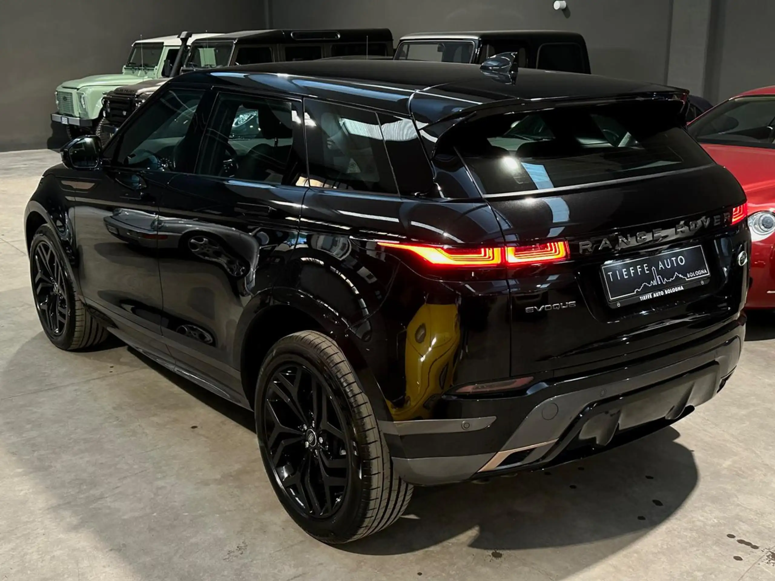 Land Rover - Range Rover Evoque