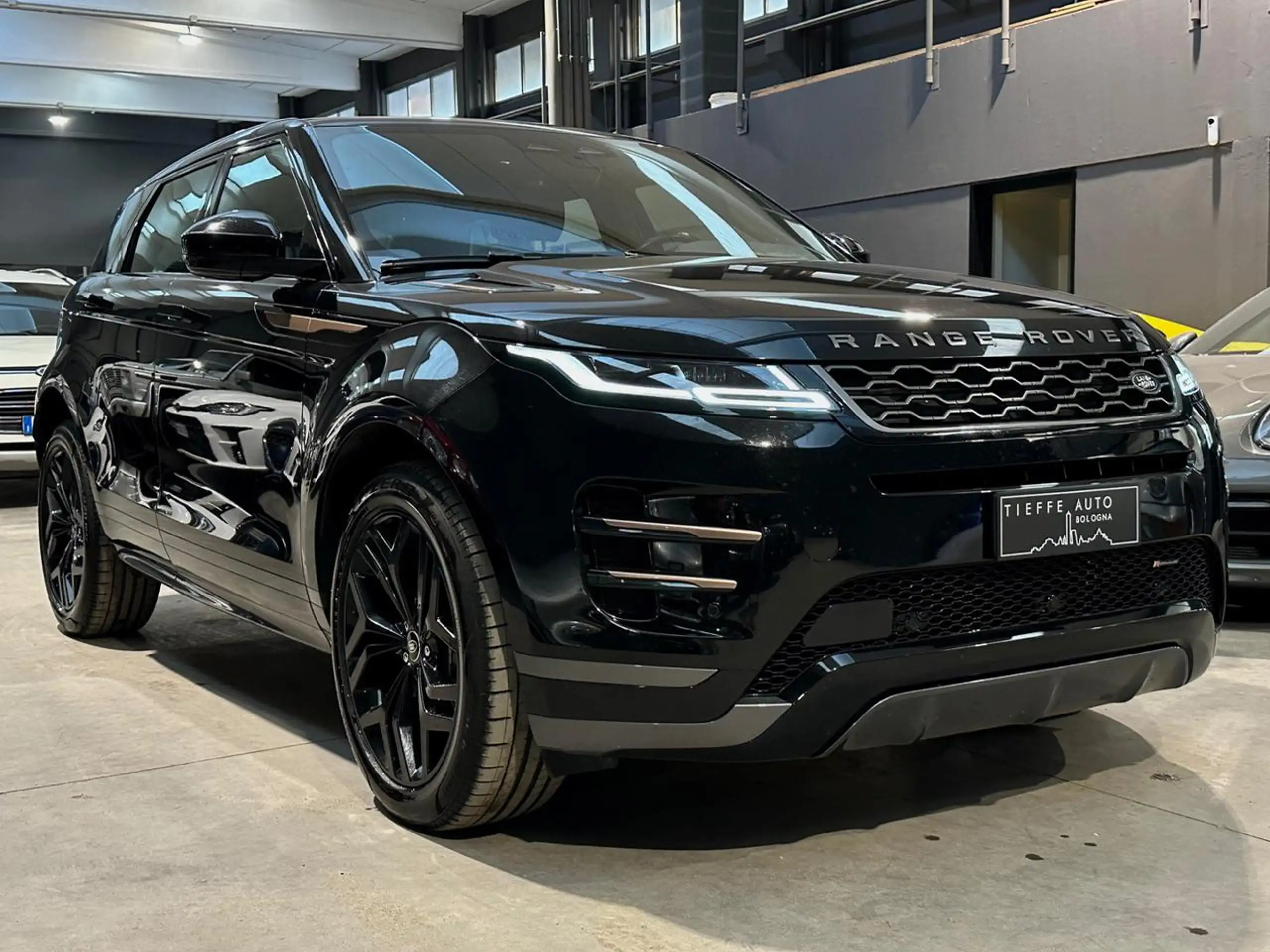 Land Rover - Range Rover Evoque