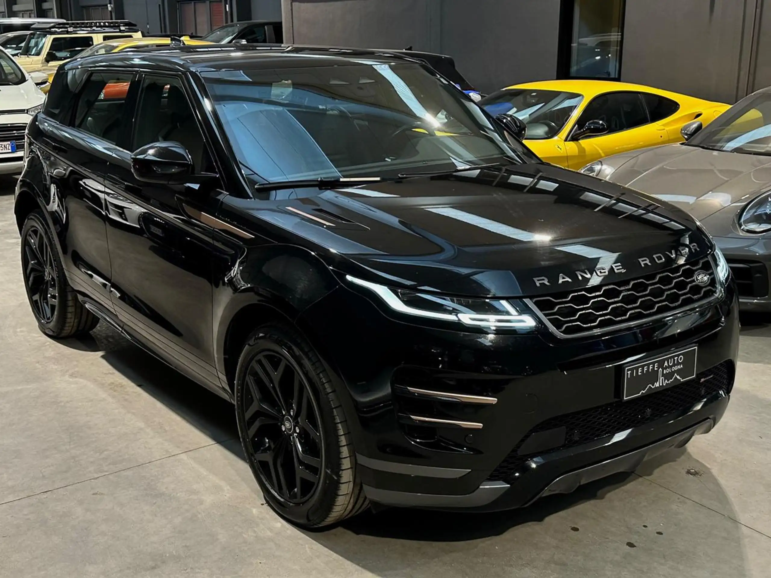 Land Rover - Range Rover Evoque