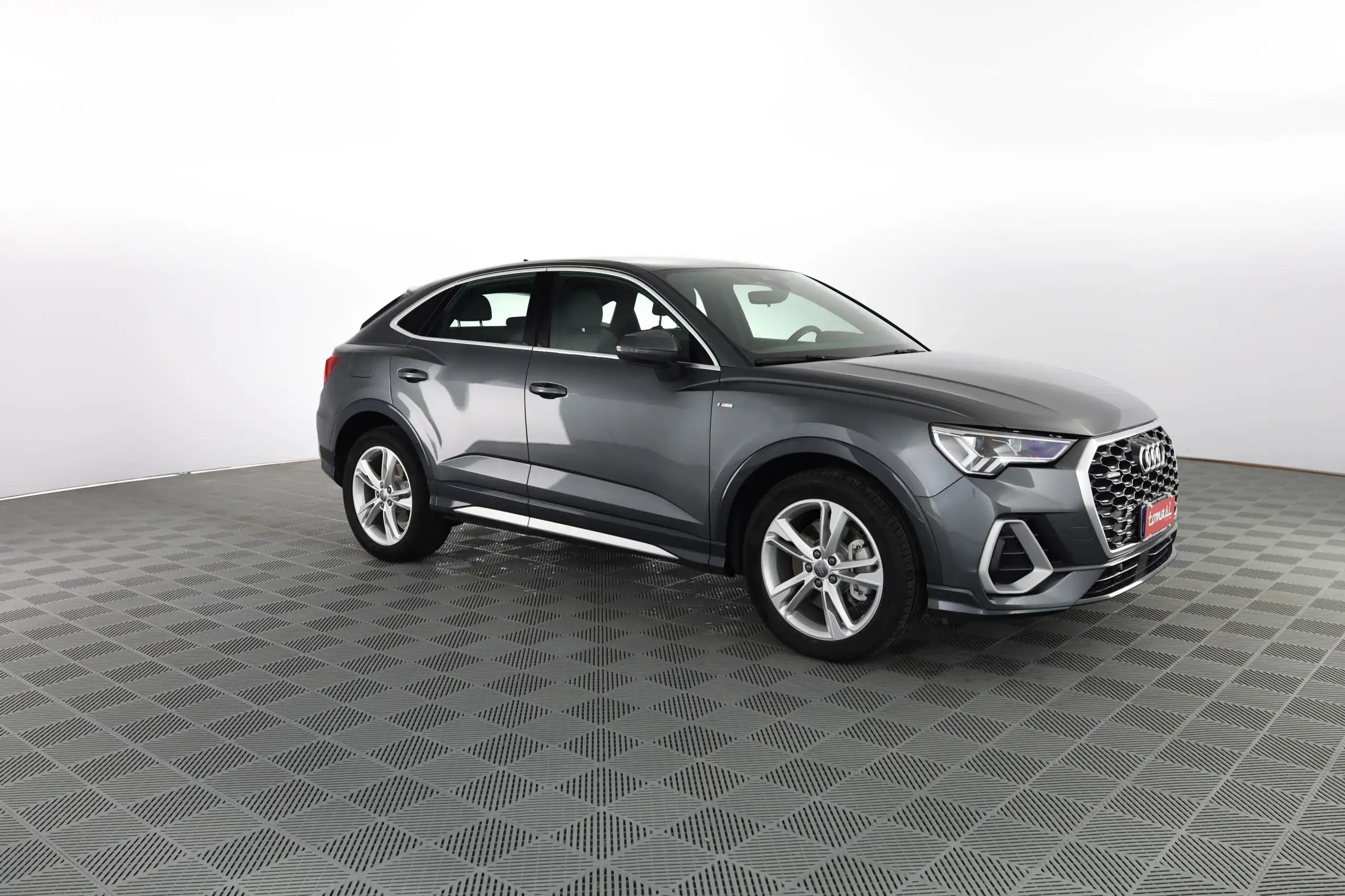 Audi - Q3