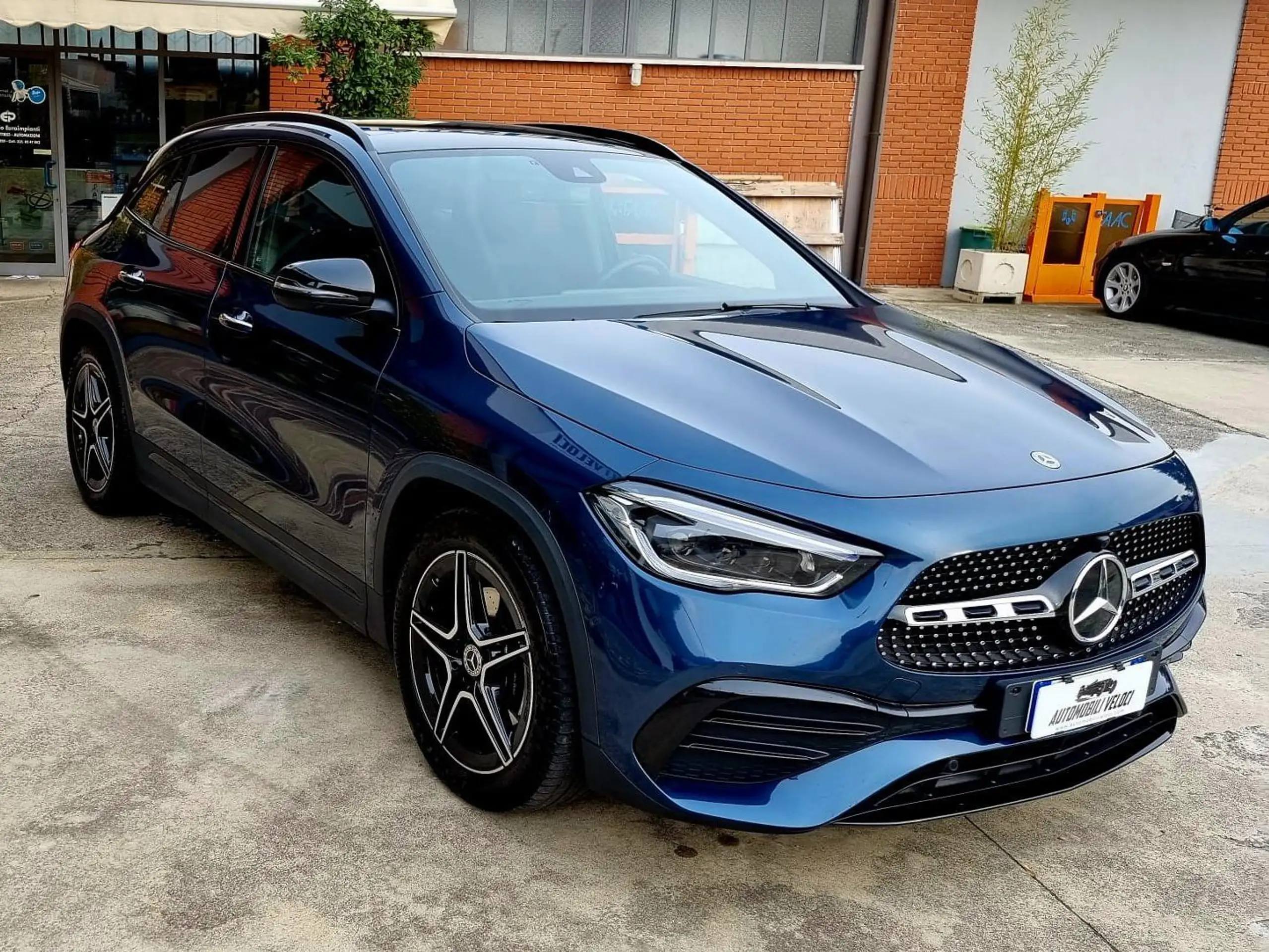 Mercedes-Benz - GLA 220