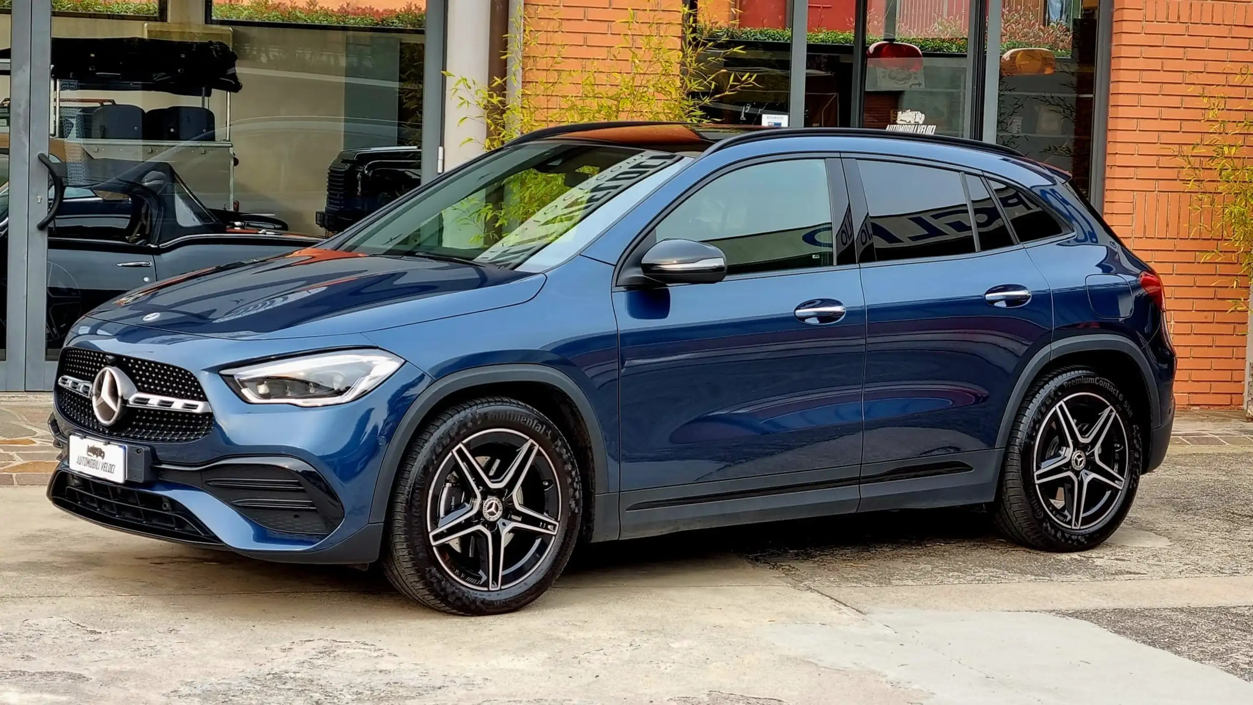 Mercedes-Benz - GLA 220